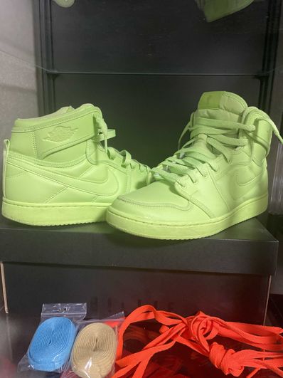 Billie Eilish × Nike Women's Air Jordan 1 High KO "Volt"