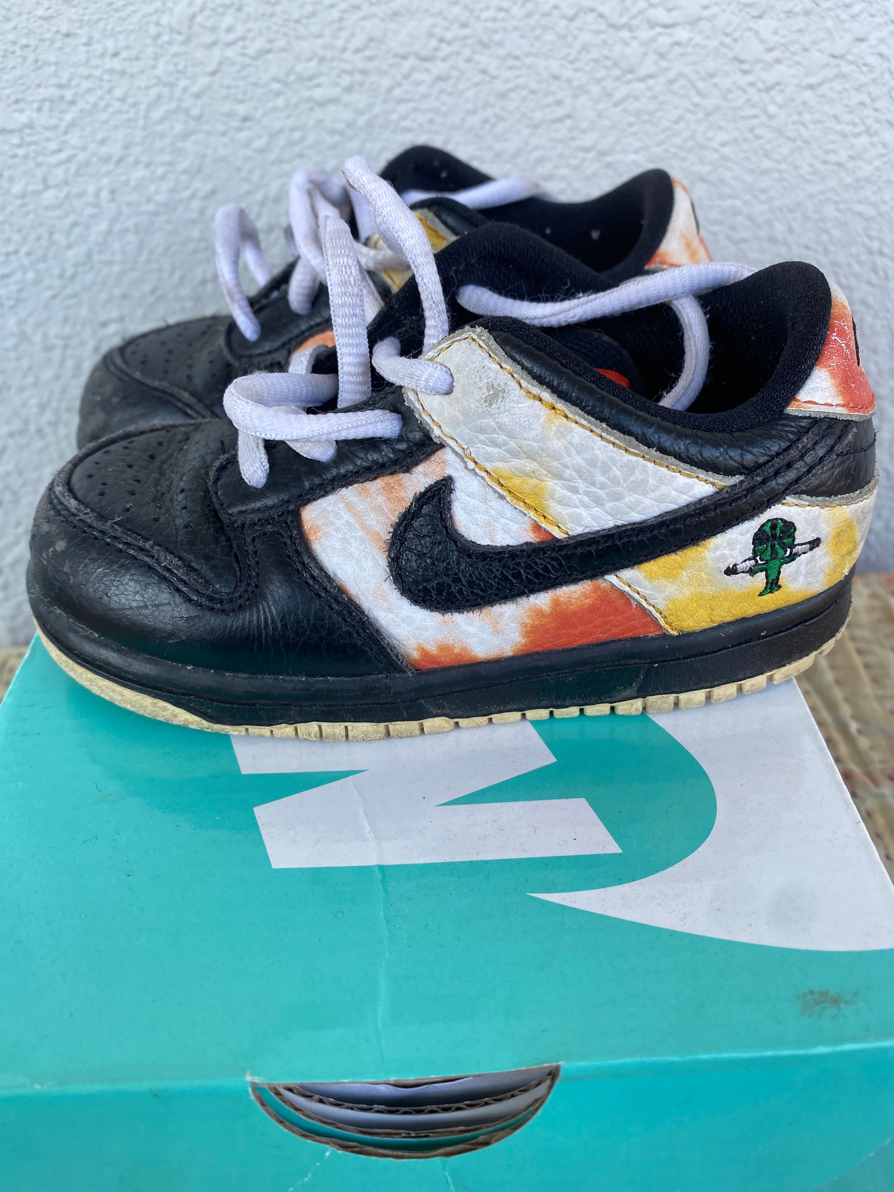 Nike SB TD Dunk Low "Raygun Tie-Dye/Black"