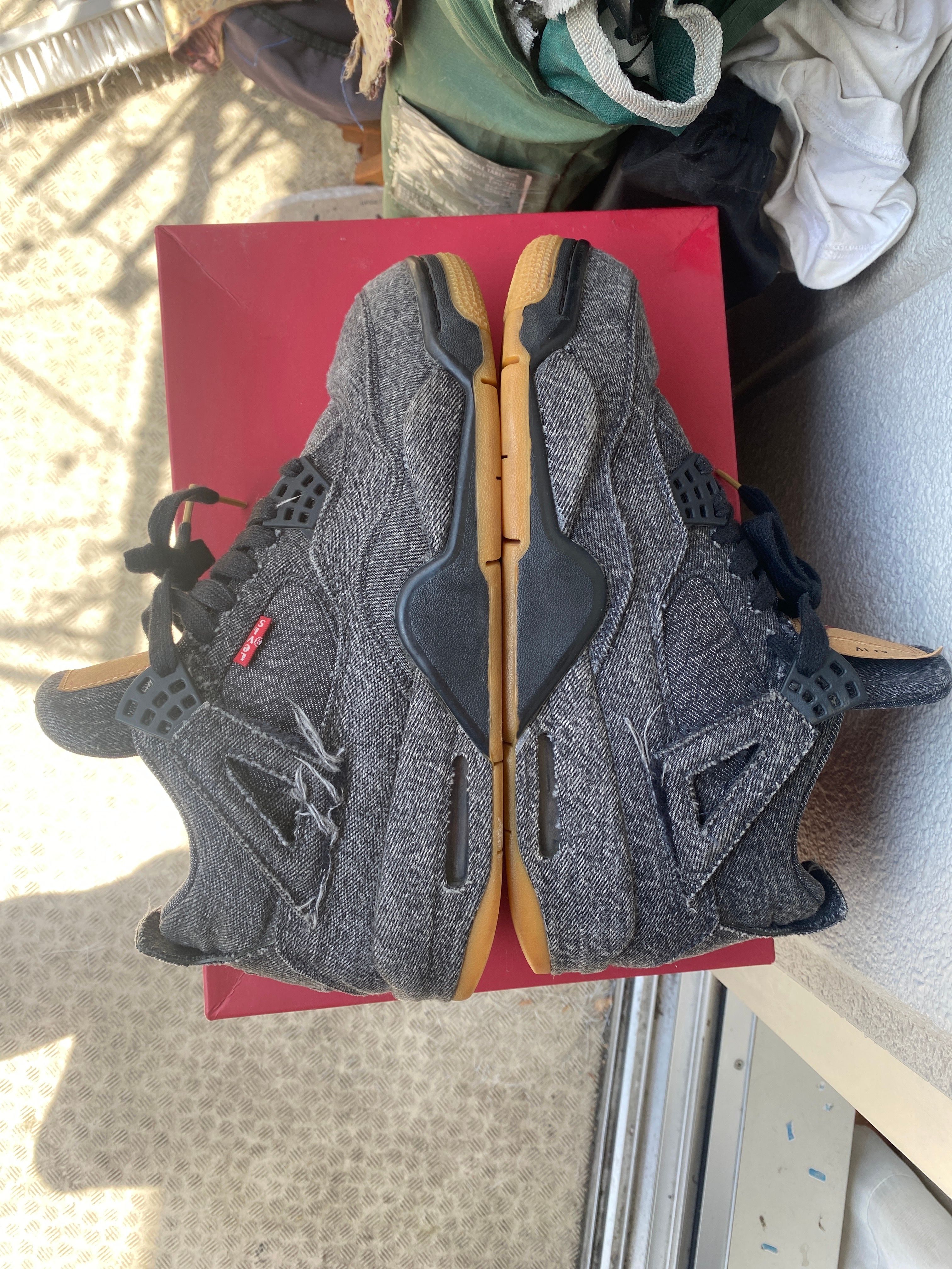 Nike × Levi's Air Jordan 4 "Black Denim" (Tag: LEVIS®)