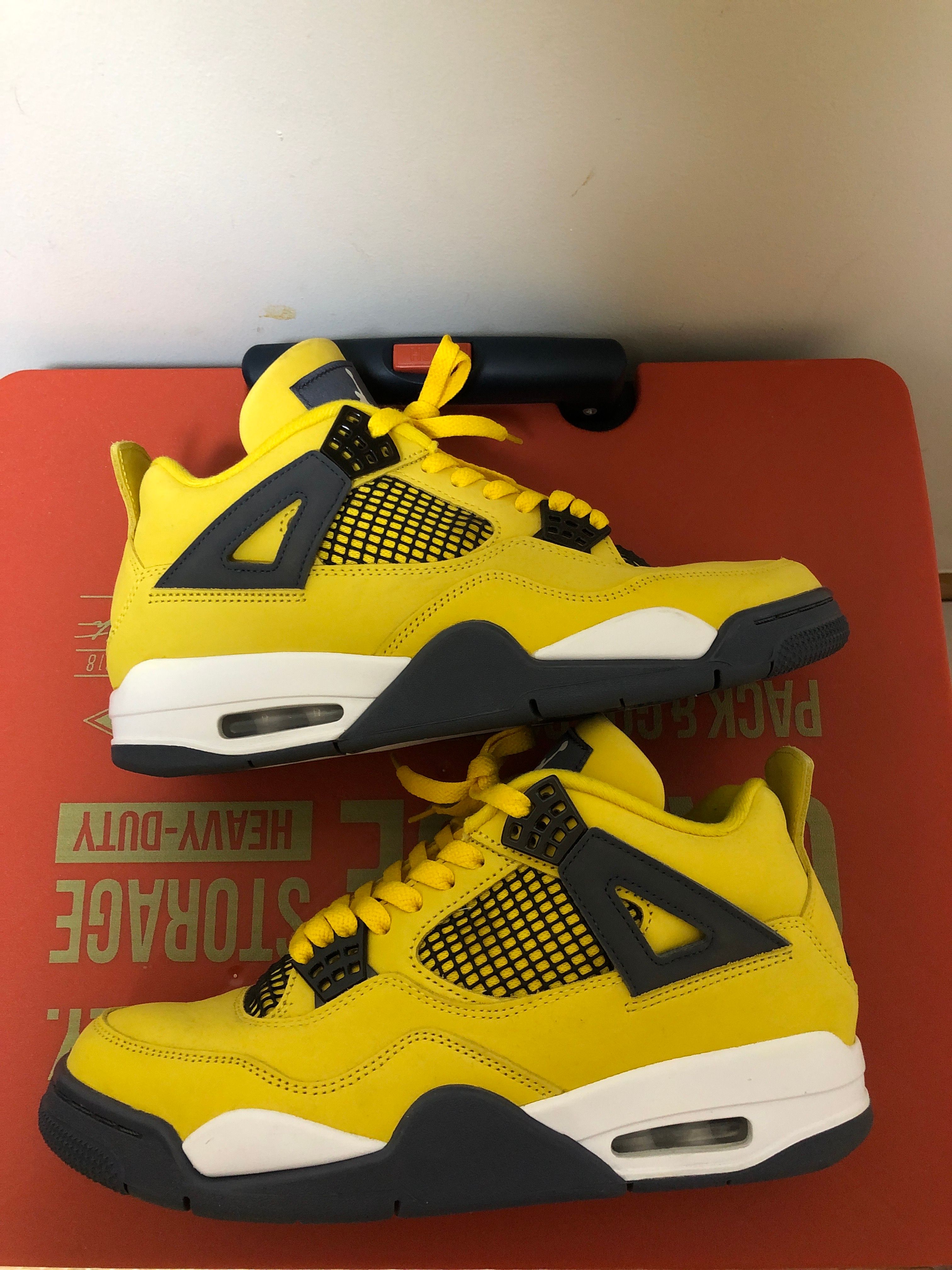 Nike Air Jordan 4 "Tour Yellow"