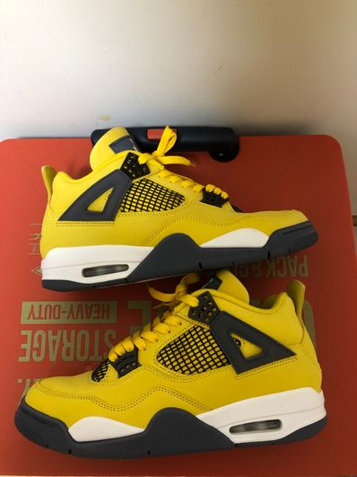 Nike Air Jordan 4 "Tour Yellow"
