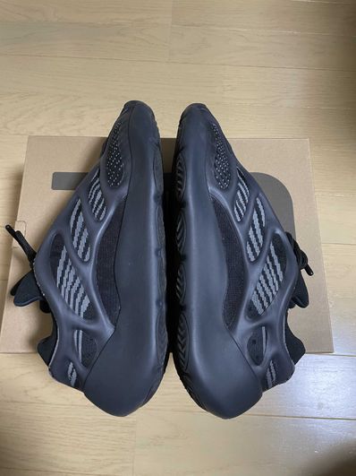 adidas YEEZY 700V3 "Alvah"