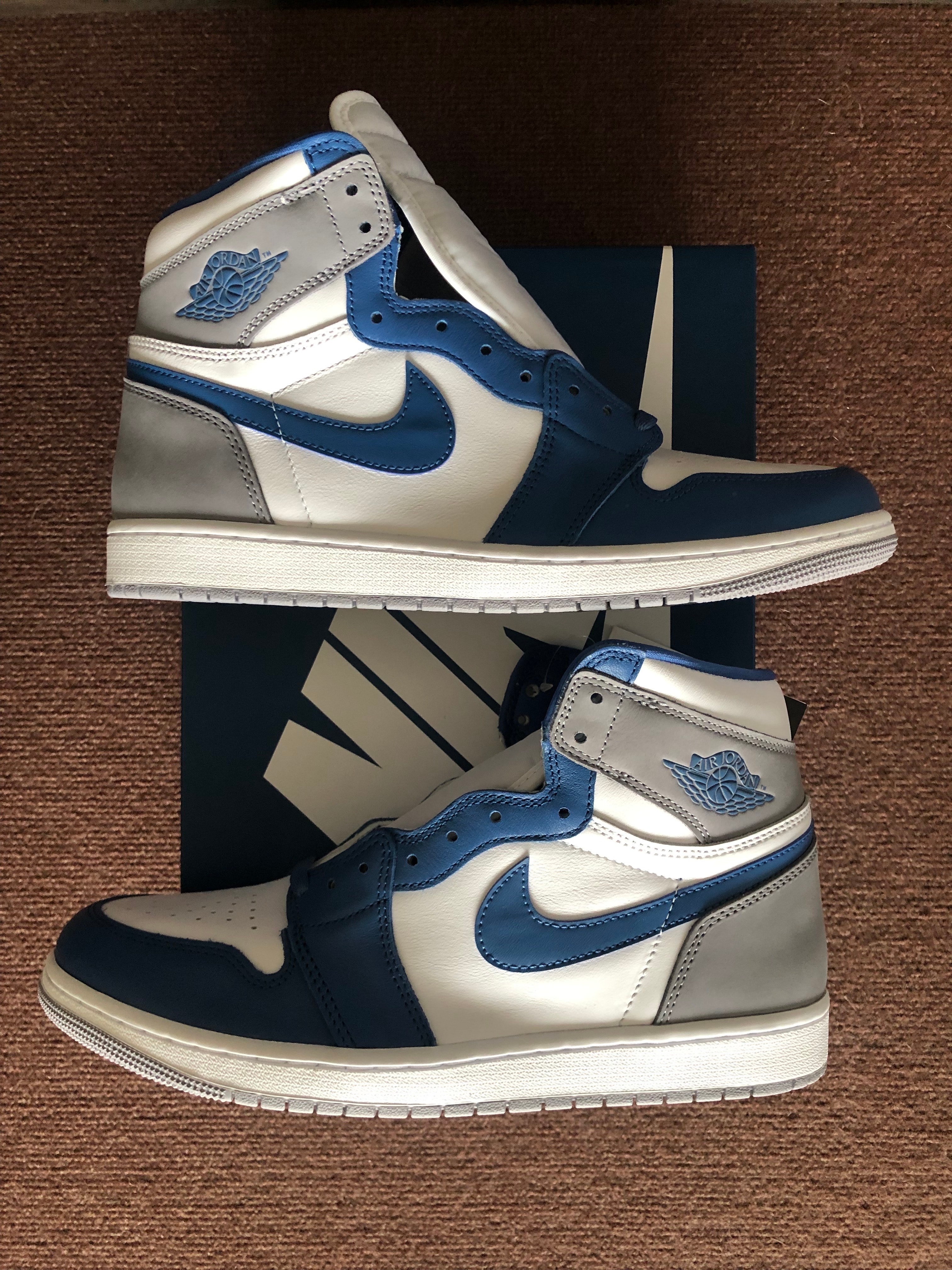 Nike Air Jordan 1 High OG "True Blue"