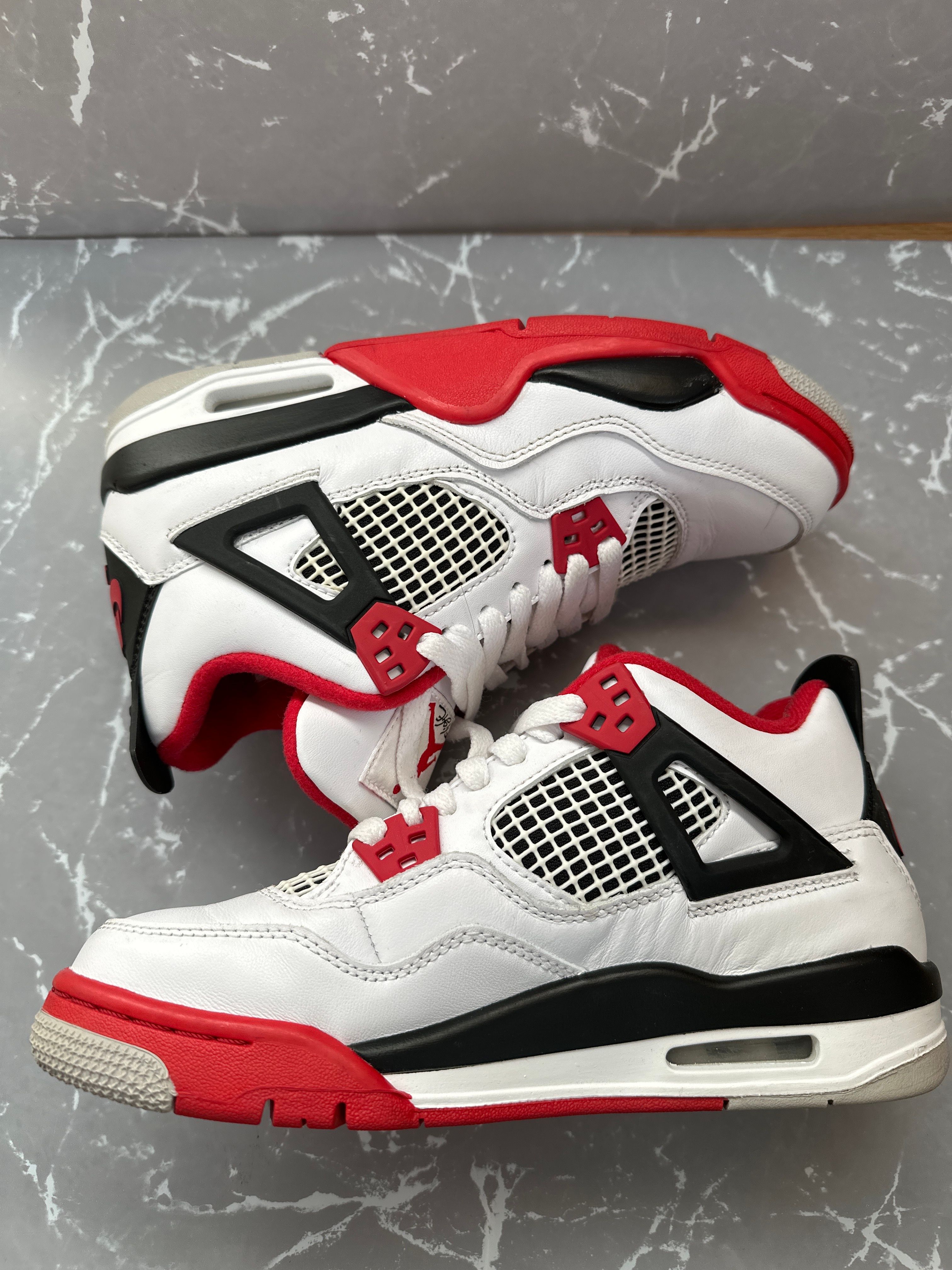 Nike GS Air Jordan 4 OG "Fire Red"