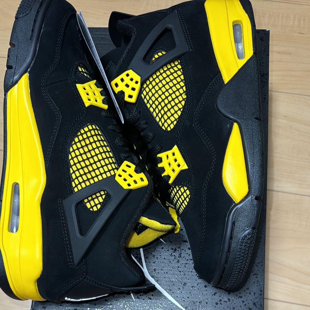 Nike Air Jordan 4 Retro "Thunder"(2023)