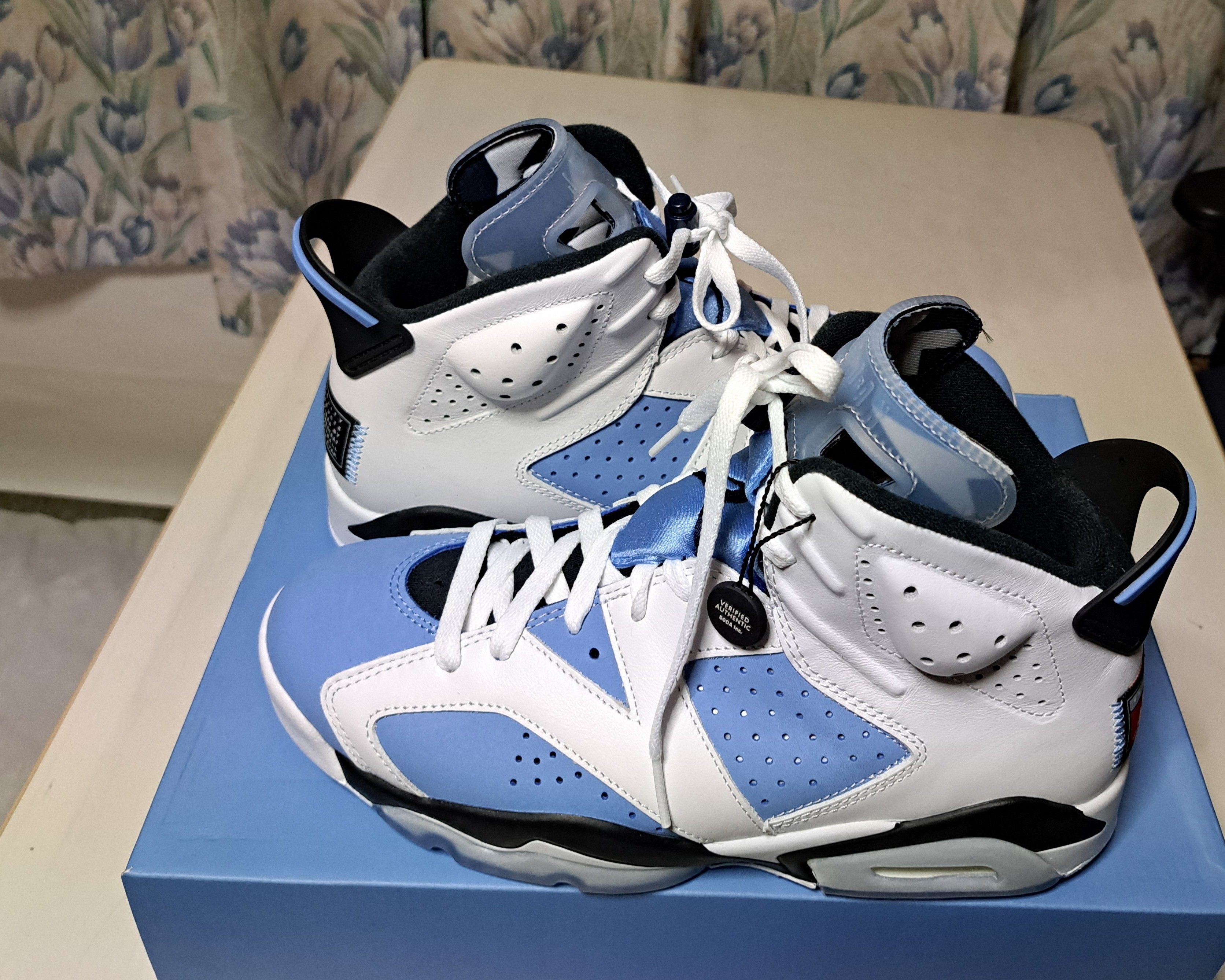 Nike Air Jordan 6 "UNC"