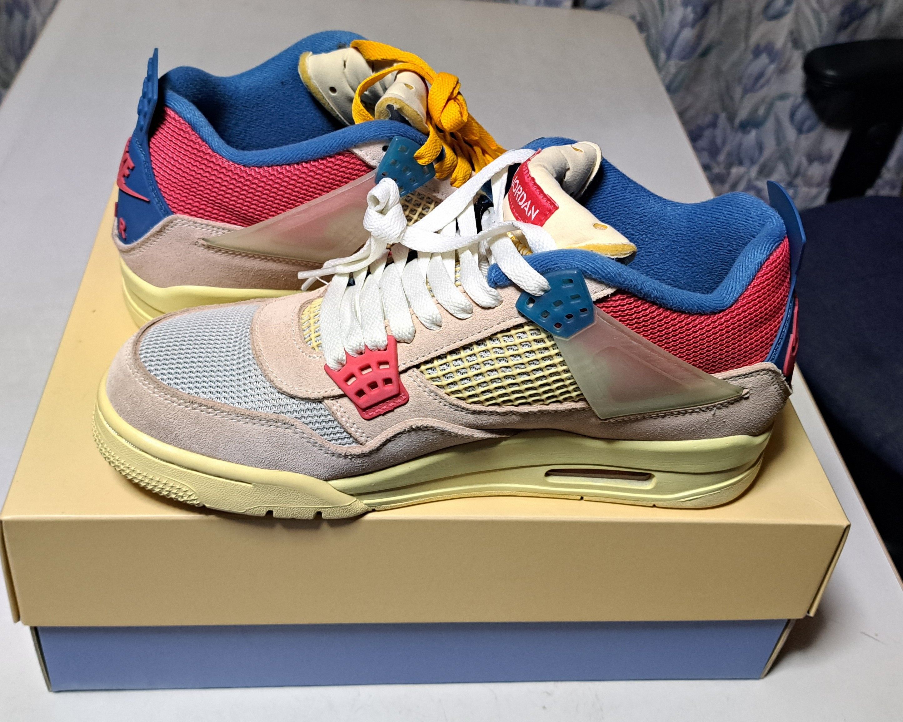 UNION × Nike Air Jordan 4 SP "Guava Ice/Light Fusion Red"