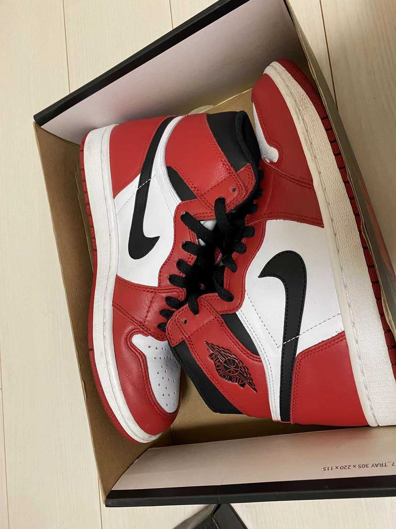 Nike Air Jordan 1 Retro High "Chicago" (2015)