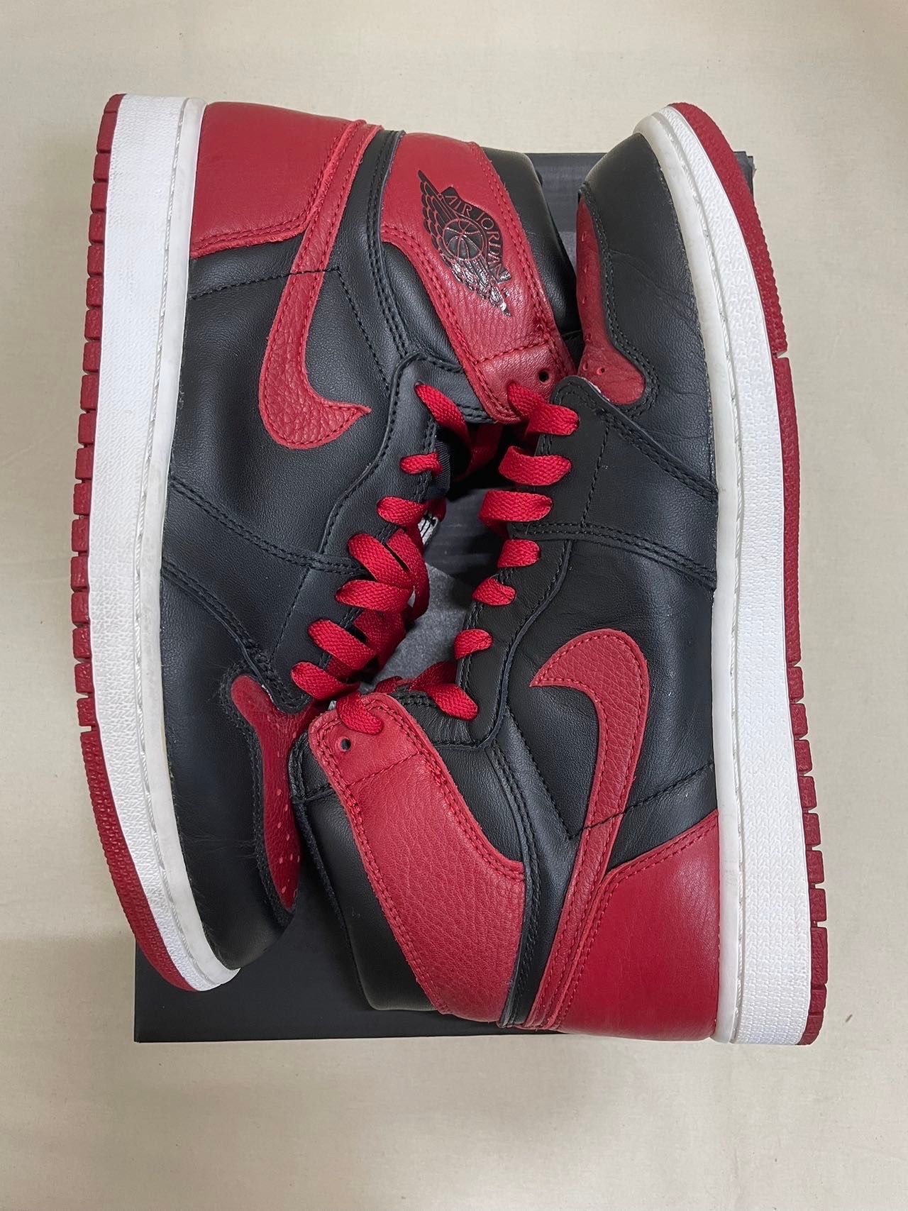 Nike Air Jordan 1 Retro High OG "Bred/Banned" (2016)