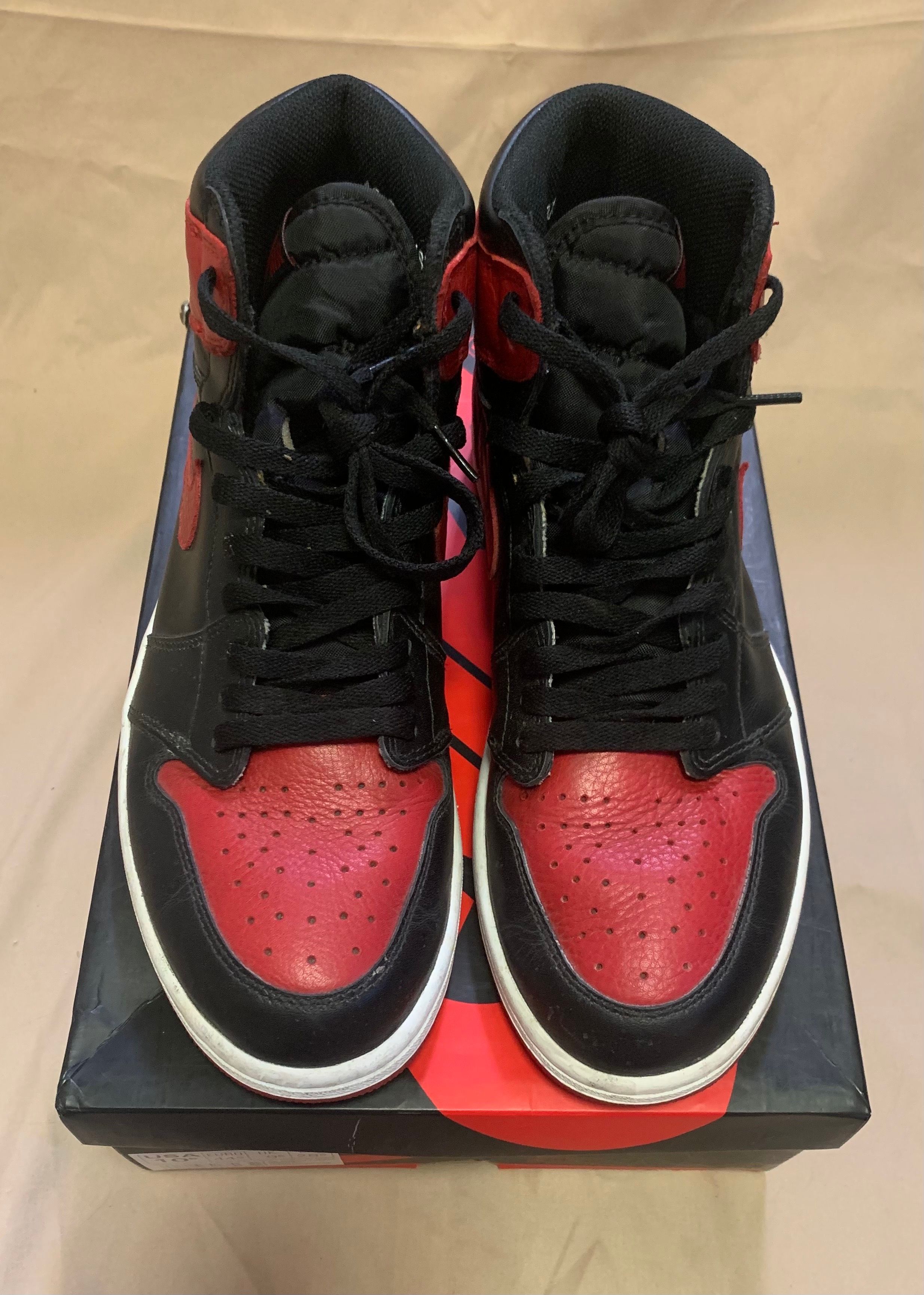 Nike Air Jordan 1 Retro High OG "Bred/Banned" (2016)