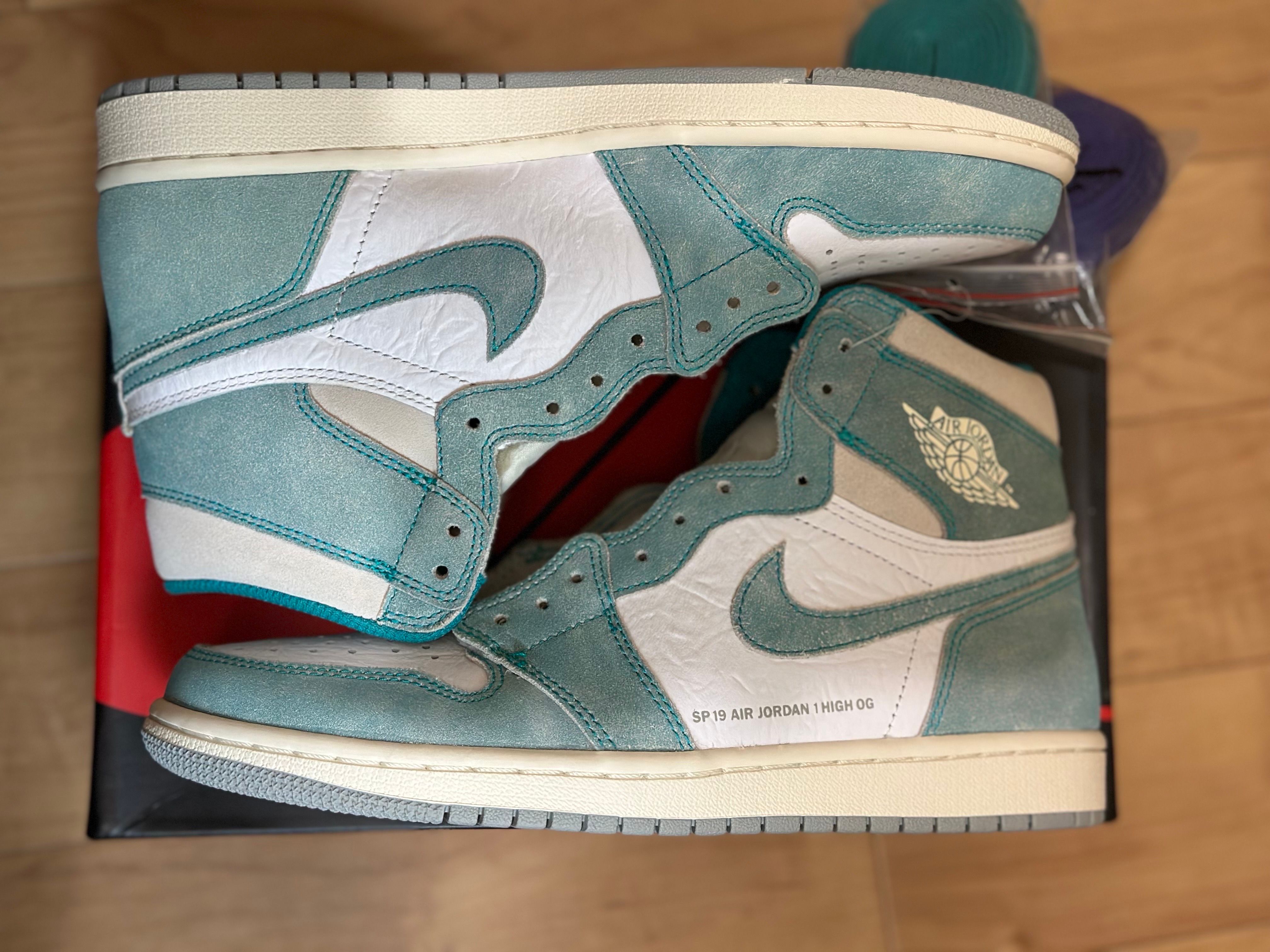Nike Air Jordan 1 Retro High OG "Turbo Green"