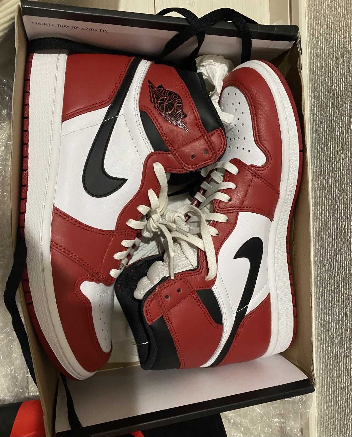 Nike Air Jordan 1 Retro High "Chicago" (2015)