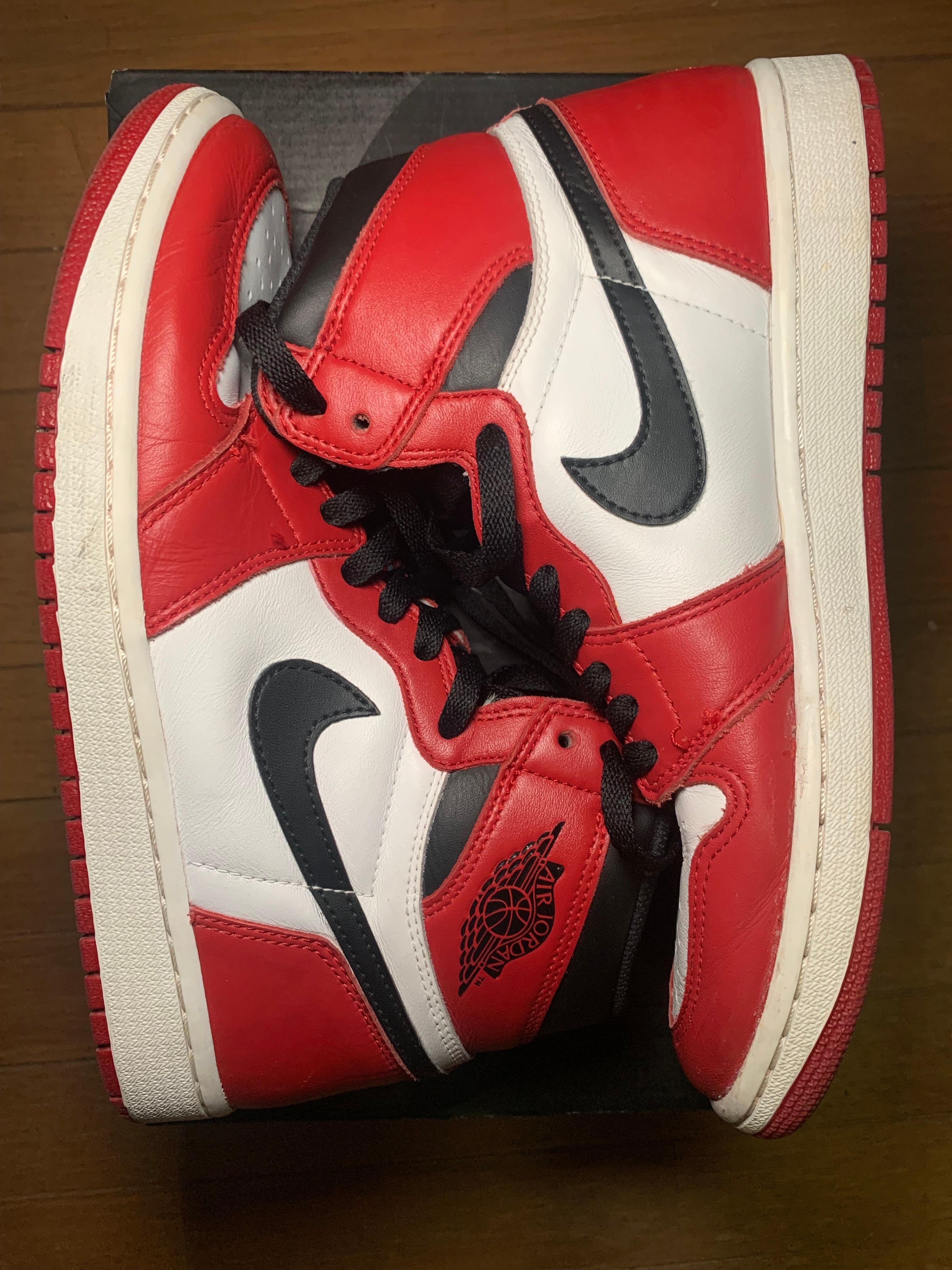 Nike Air Jordan 1 Retro High "Chicago" (2015)