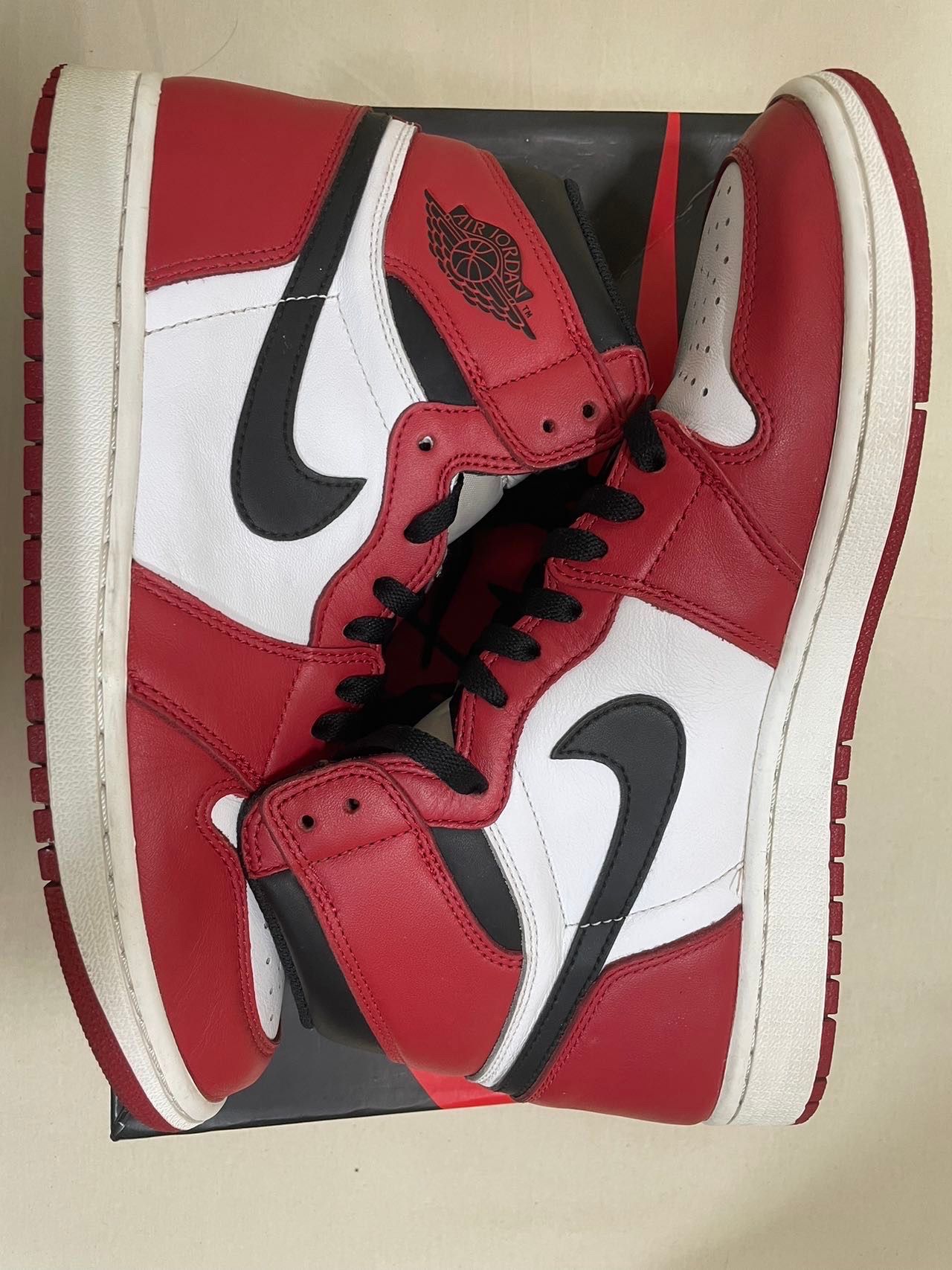 Nike Air Jordan 1 Retro High "Chicago" (2015)