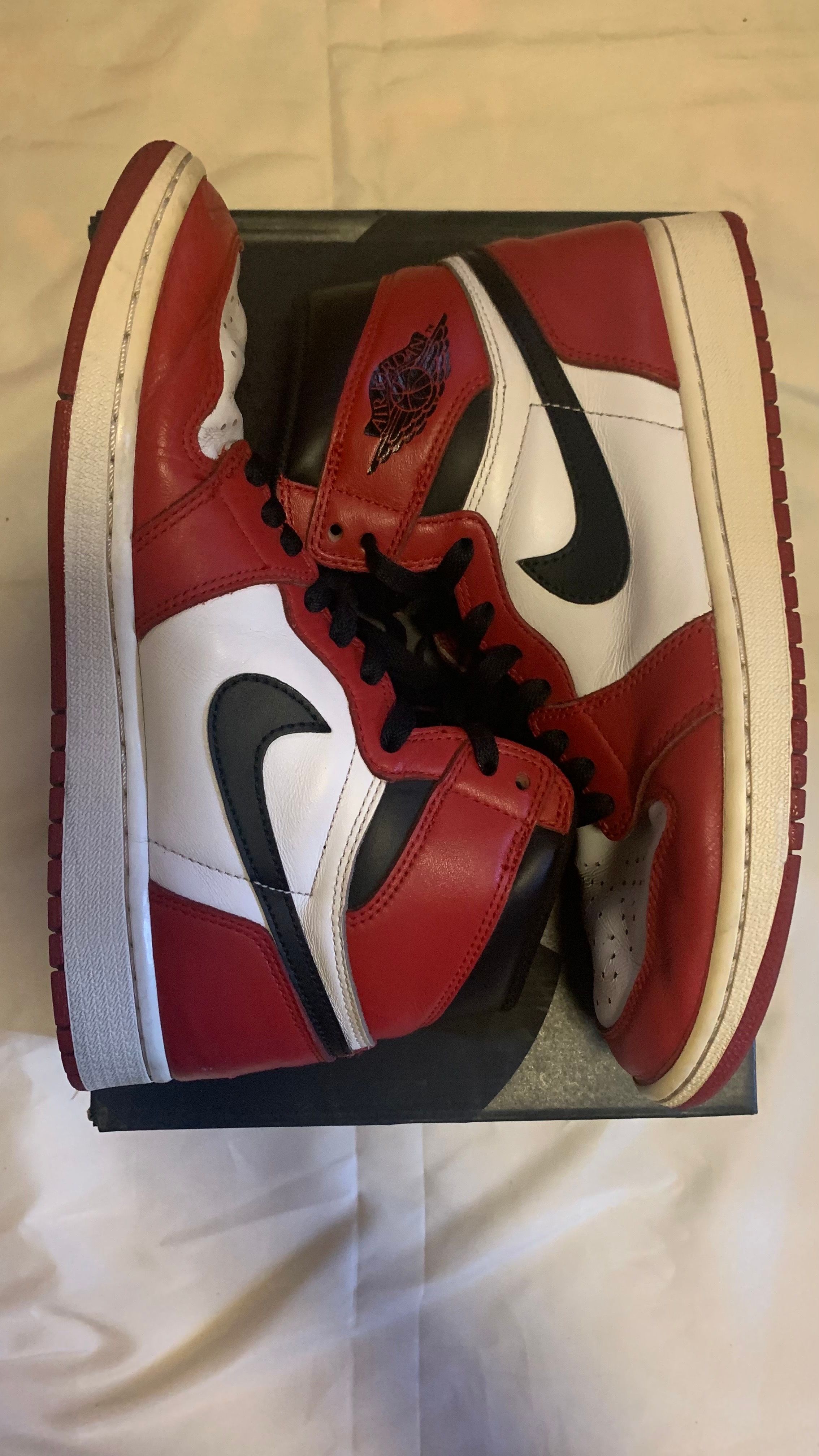 Nike Air Jordan 1 Retro High "Chicago" (2015)