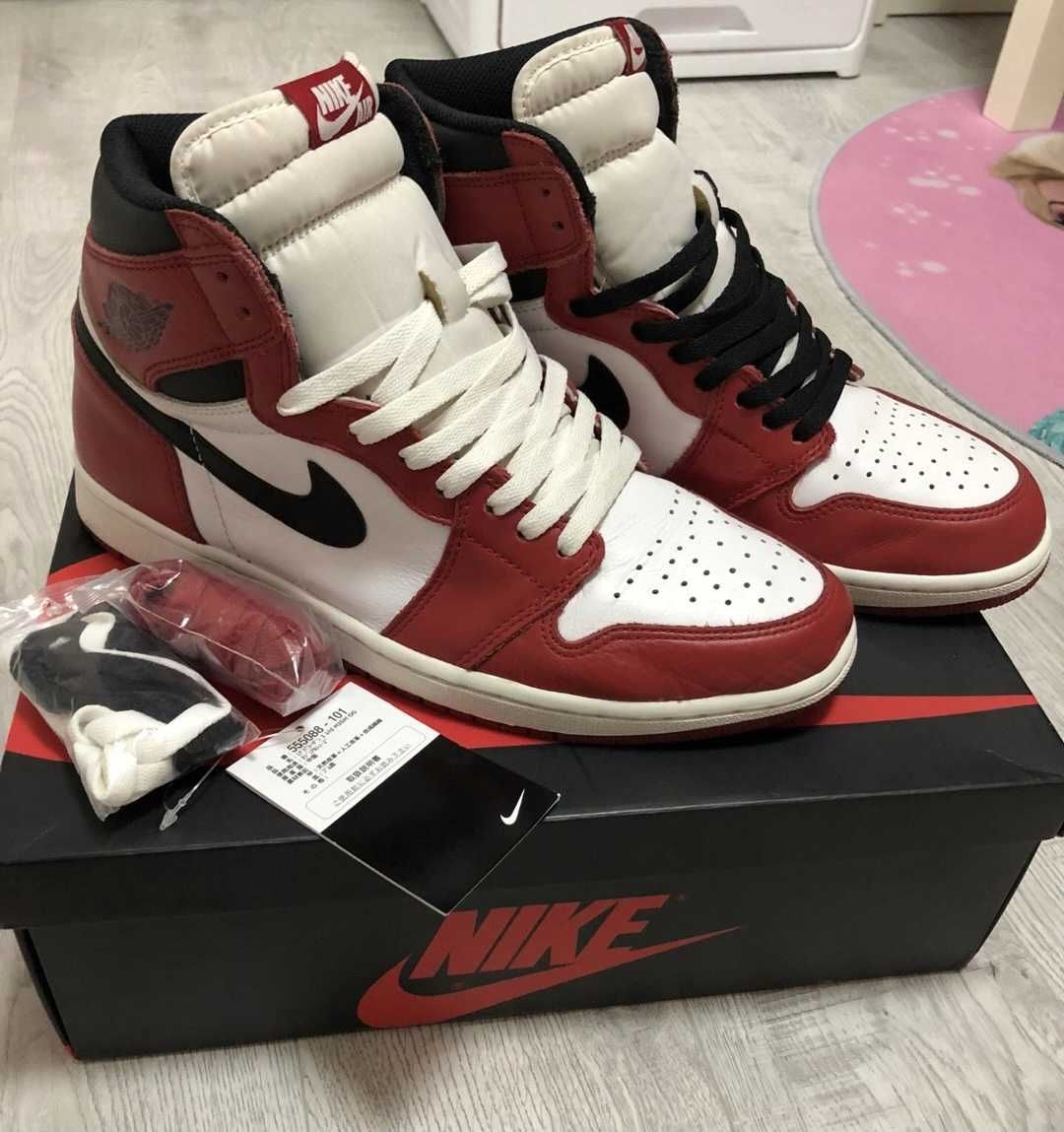 Nike Air Jordan 1 Retro High "Chicago" (2015)