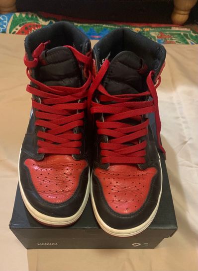 Nike Air Jordan 1 Retro High OG "Bred/Banned" (2016)