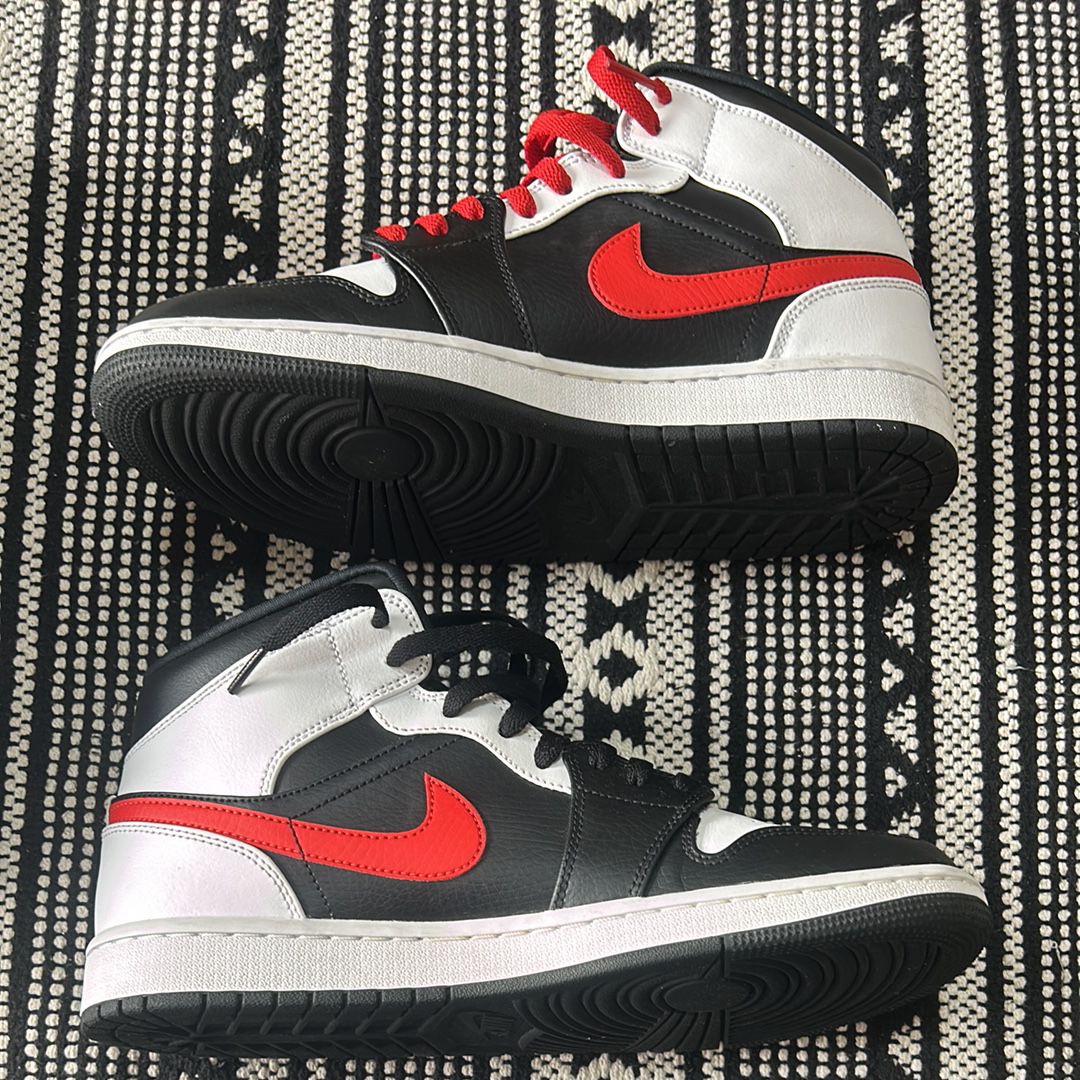 NIKE AIR JORDAN 1 MID "BLACK/CHILE RED/WHITE"
