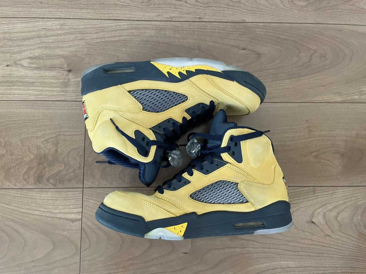 NIKE AIR JORDAN 5 "MICHIGAN"