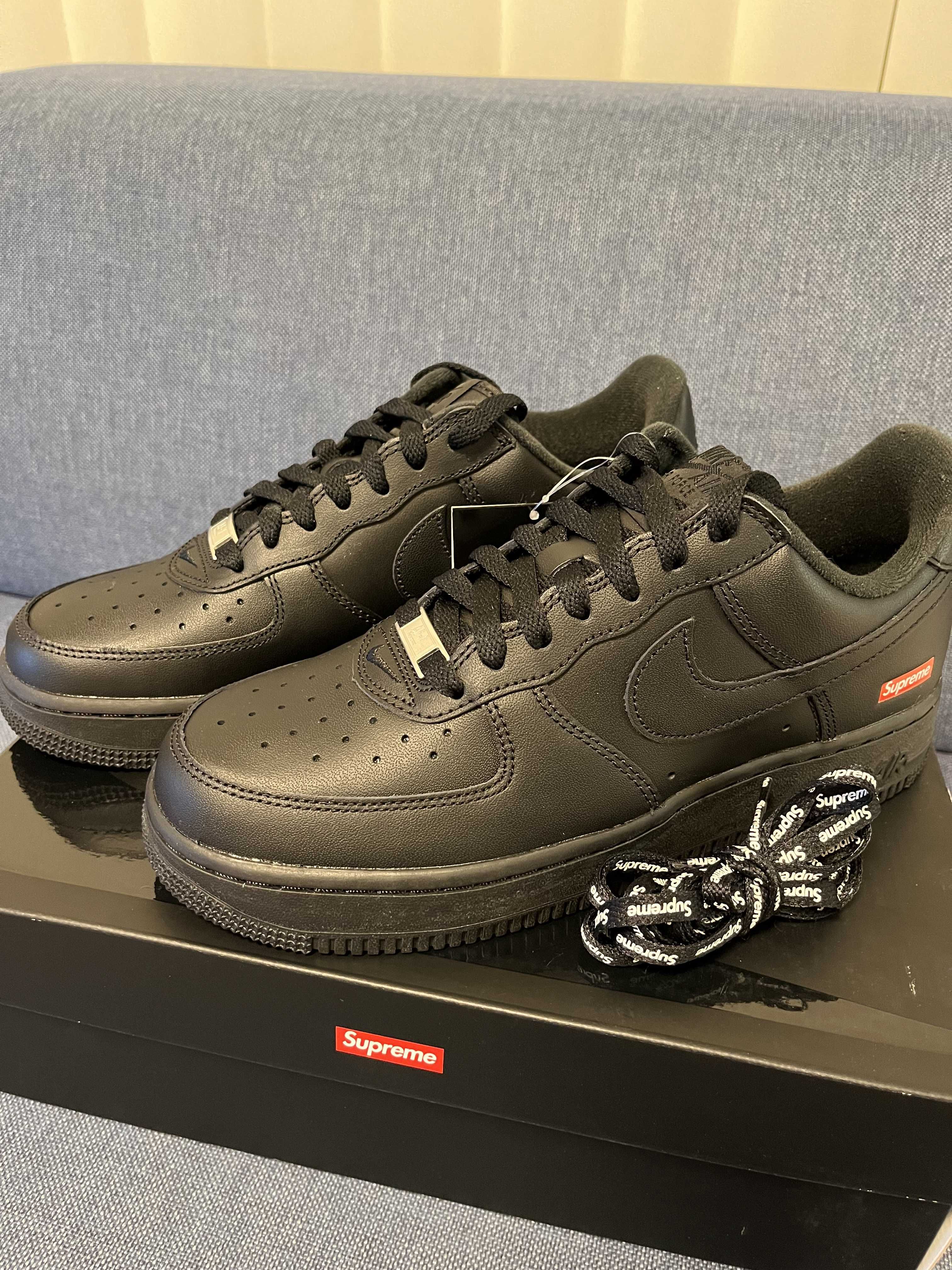 Supreme × Nike Air Force 1 Low "Black"