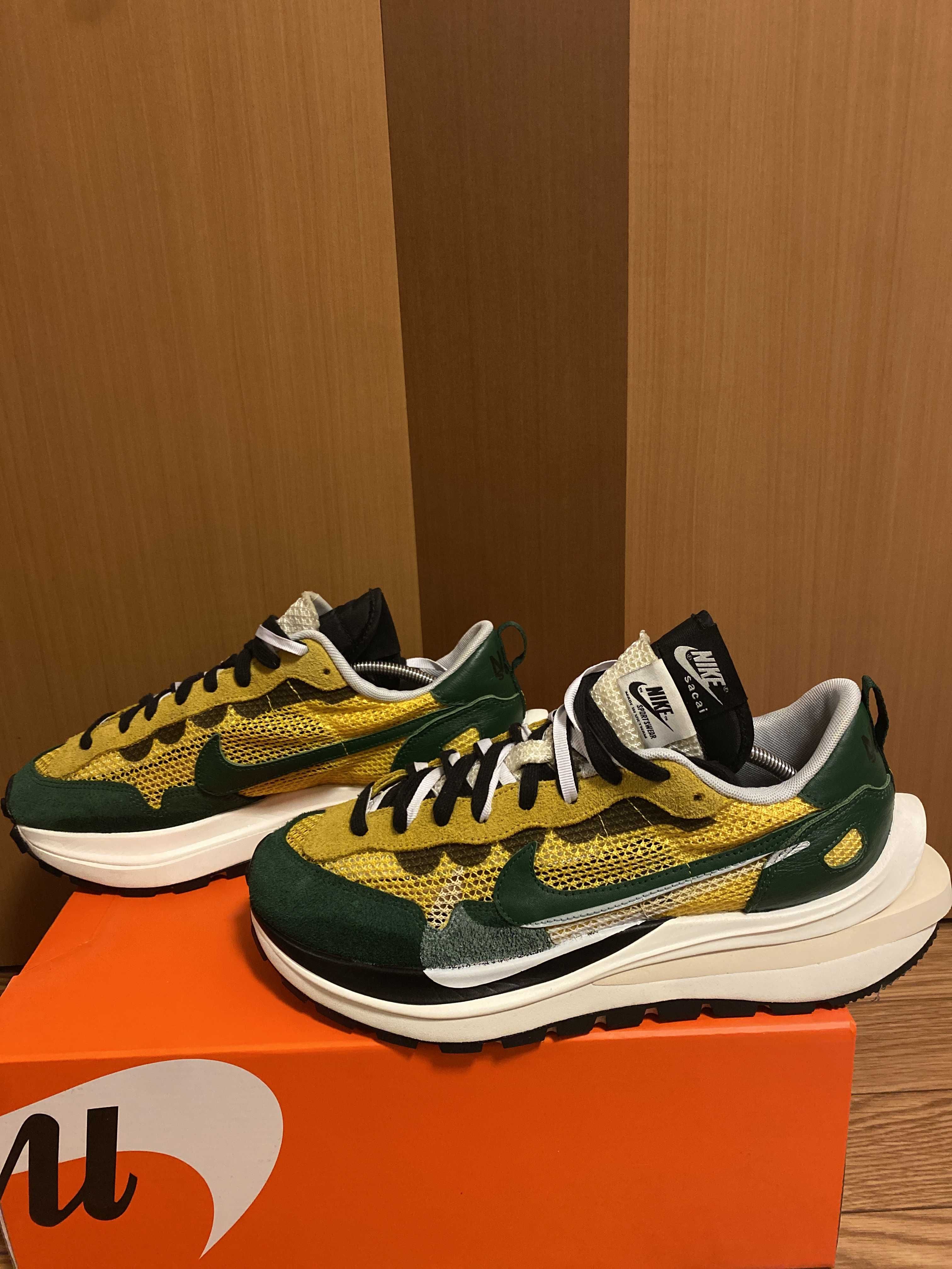sacai × Nike Vapor Waffle "Tour Yellow/Stadium Green-Sail"