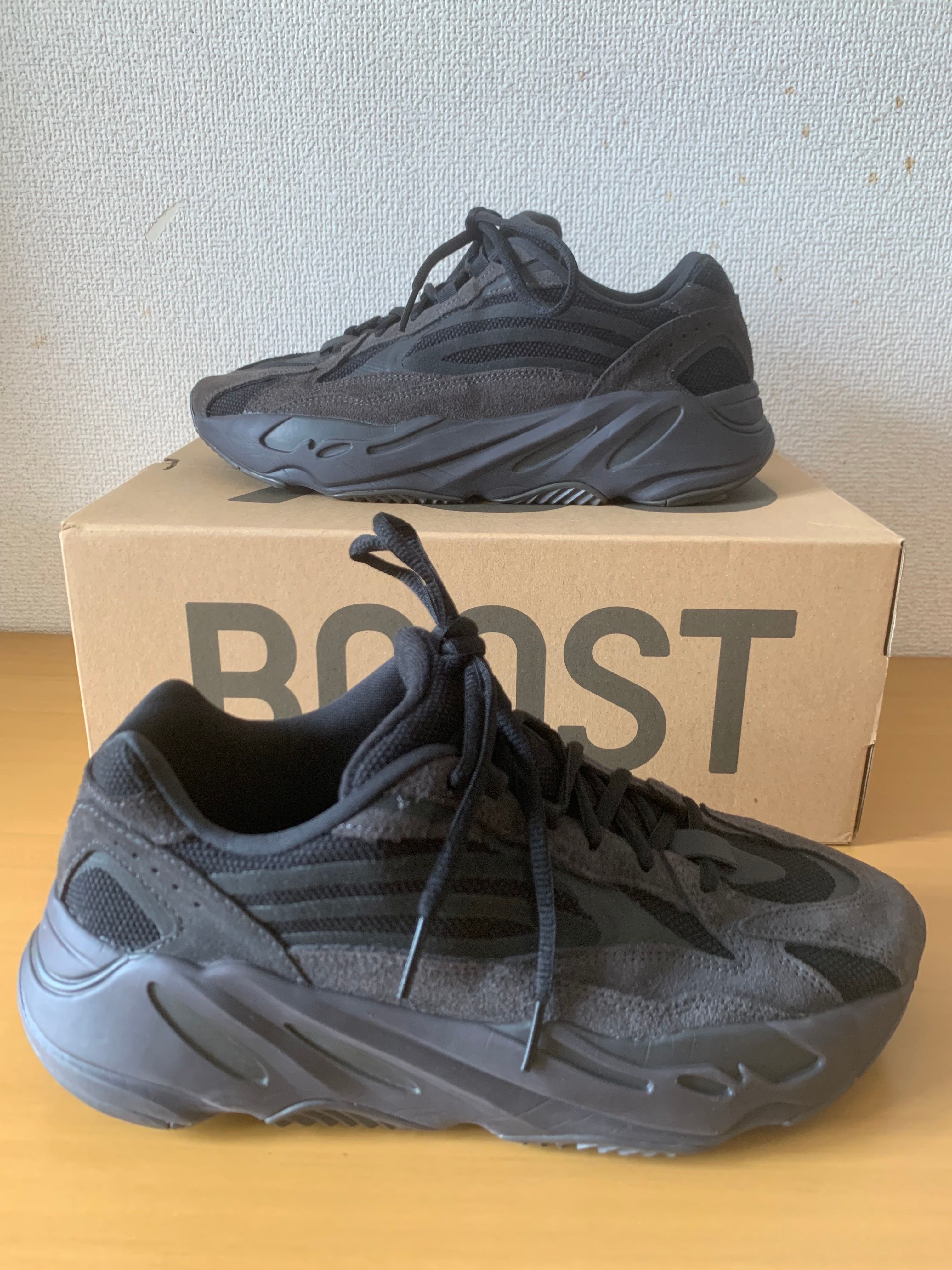 adidas YEEZY BOOST 700 V2 "Vanta"