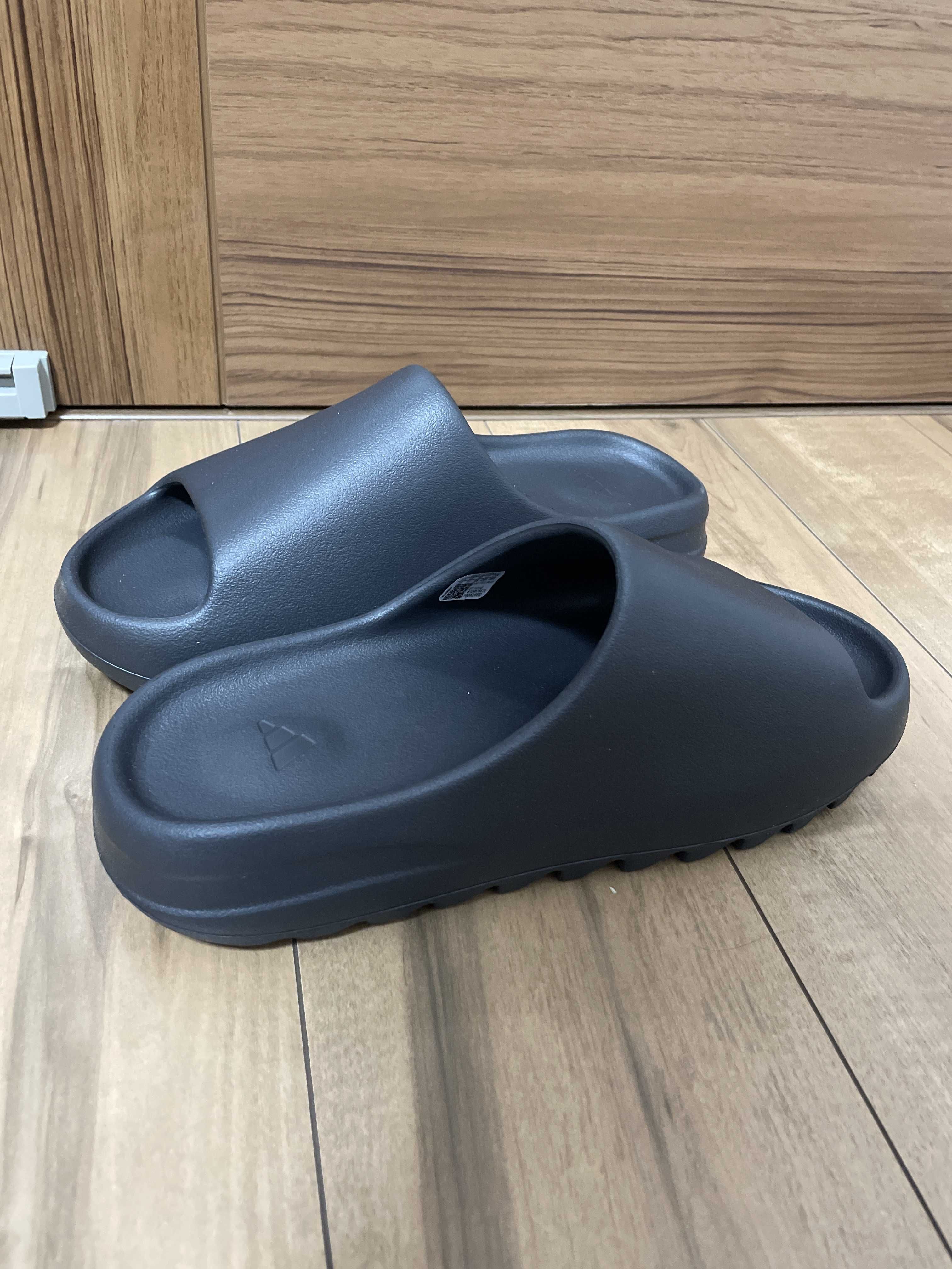 adidas YEEZY Slide "Onyx"