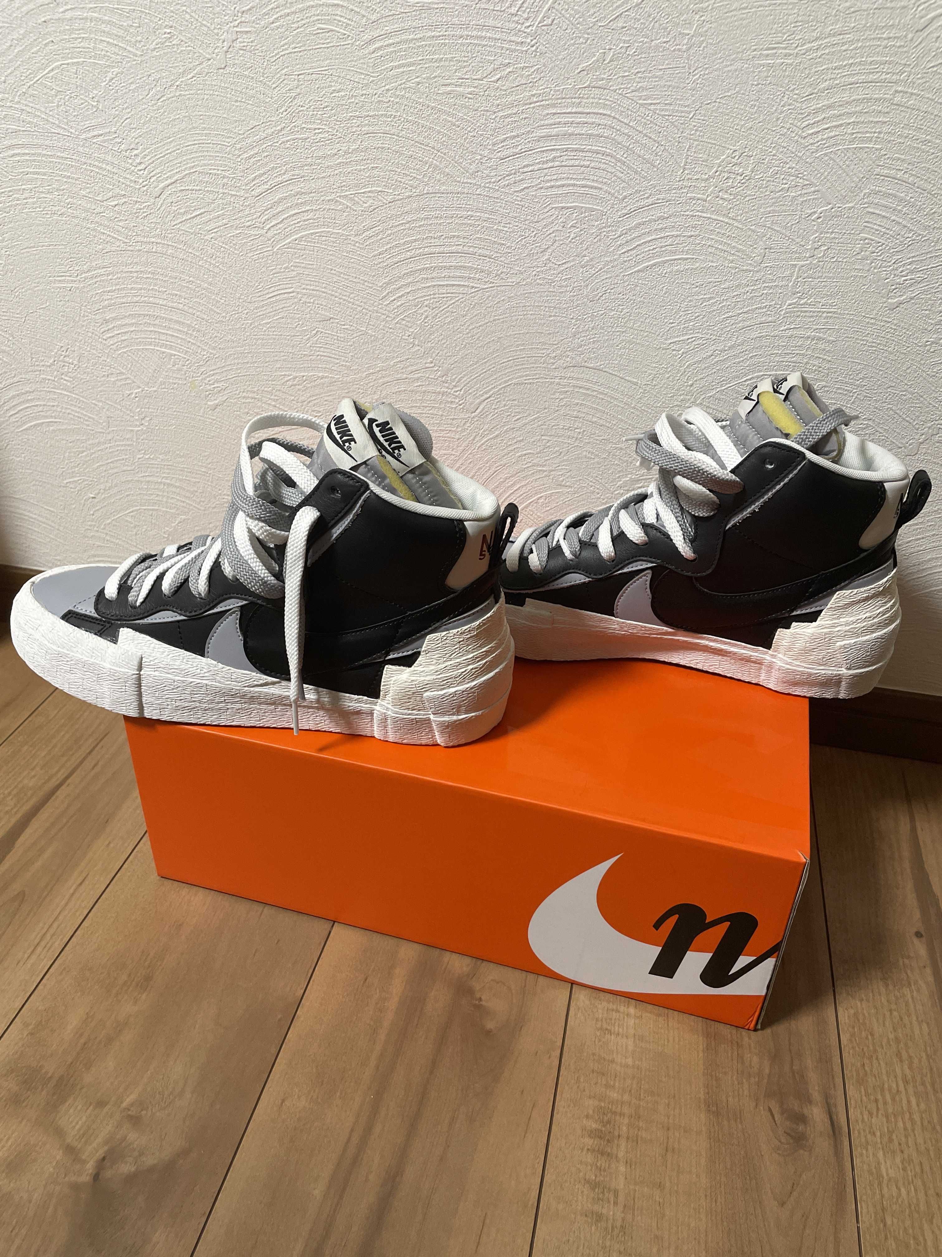 sacai × NIKE BLAZER MID "BLACK/WOLF GREY/WHITE"