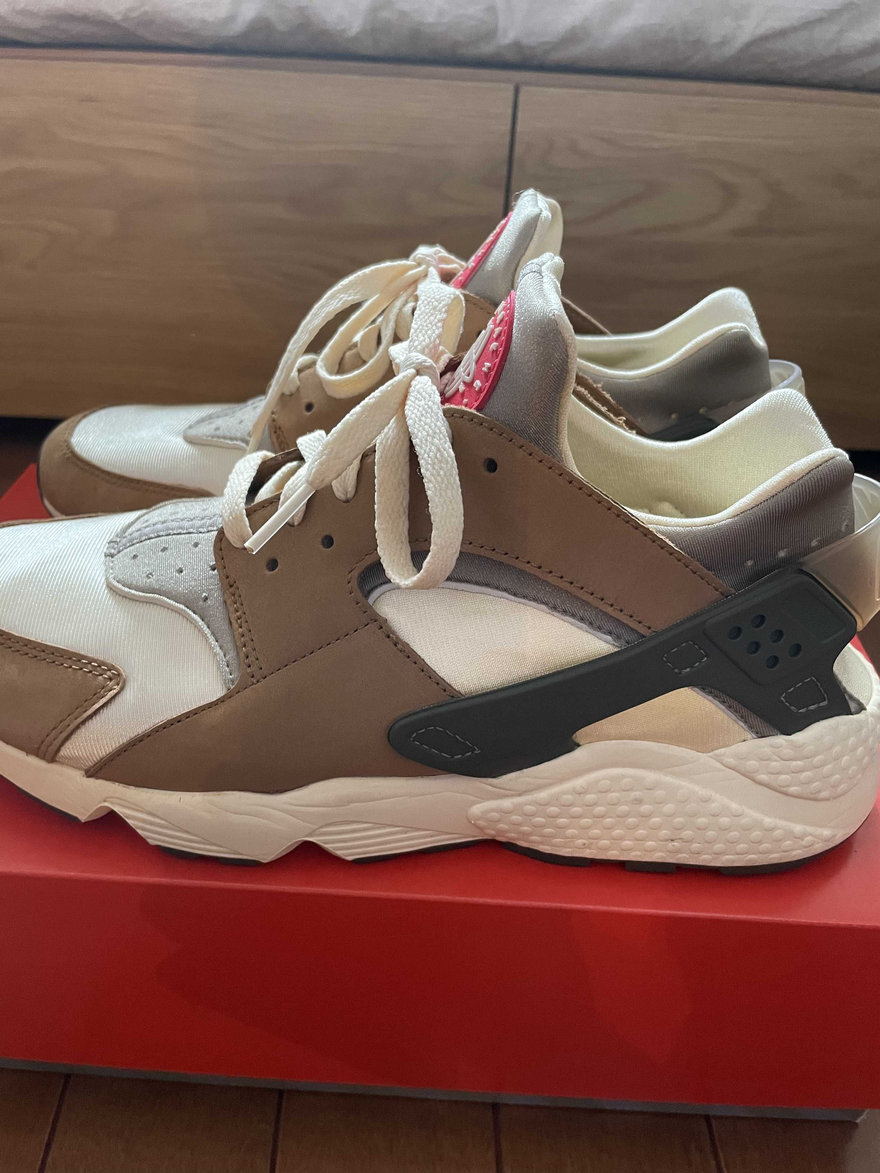 Stussy × Nike Air Huarache "Desert Oak"