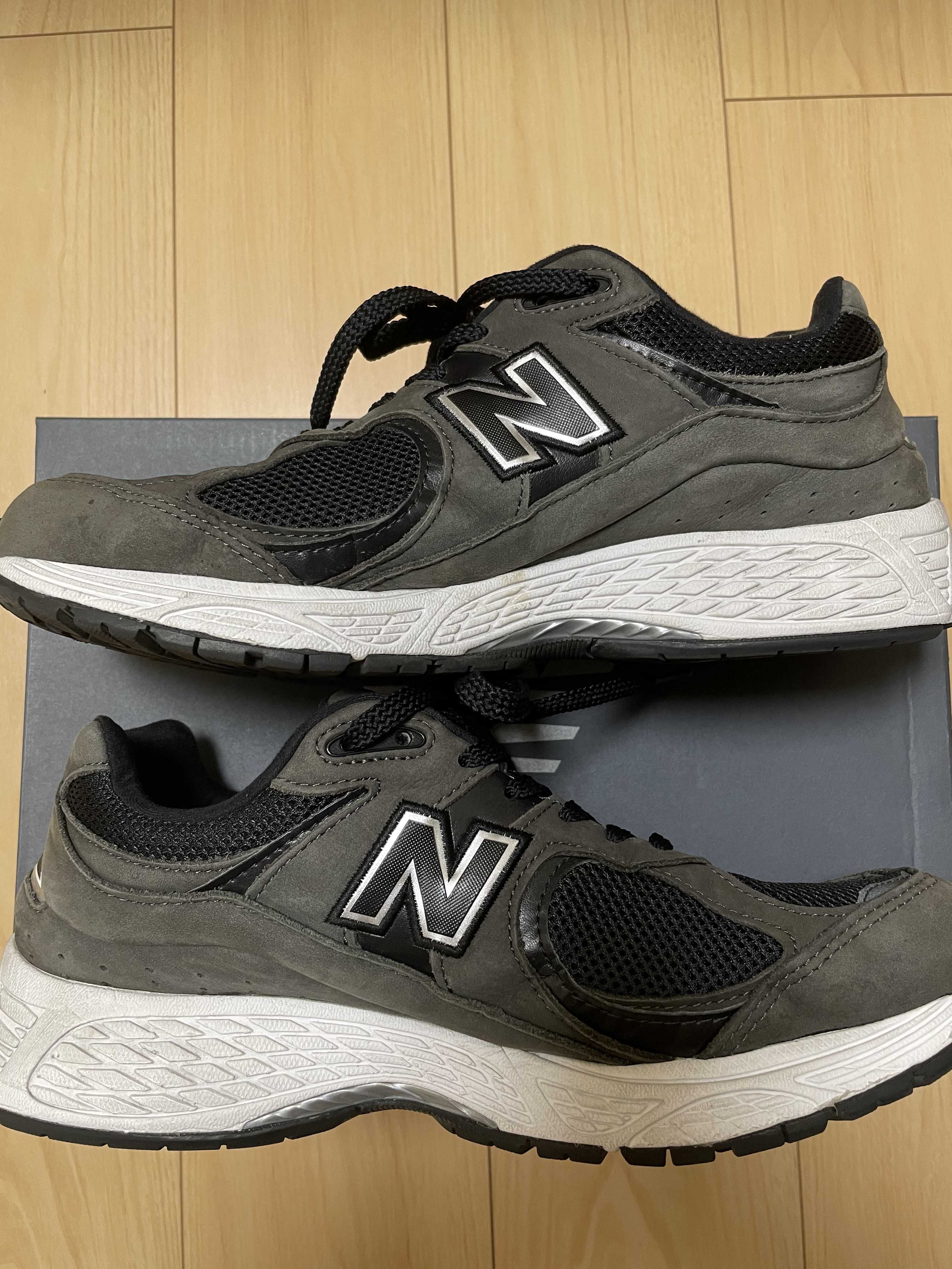 New Balance 2002R "Black/Gray"