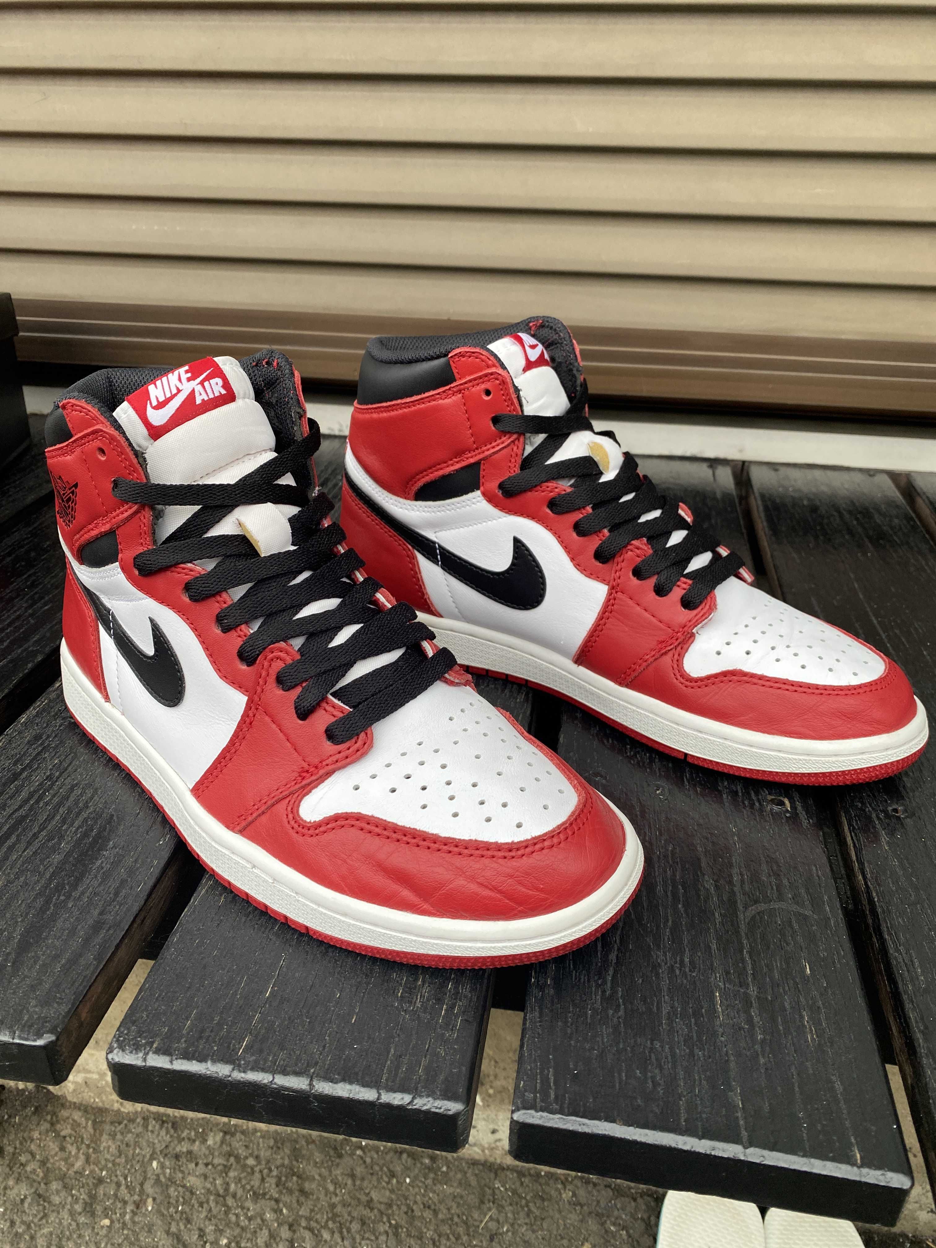 Nike Air Jordan 1 Retro High "Chicago" (2015)