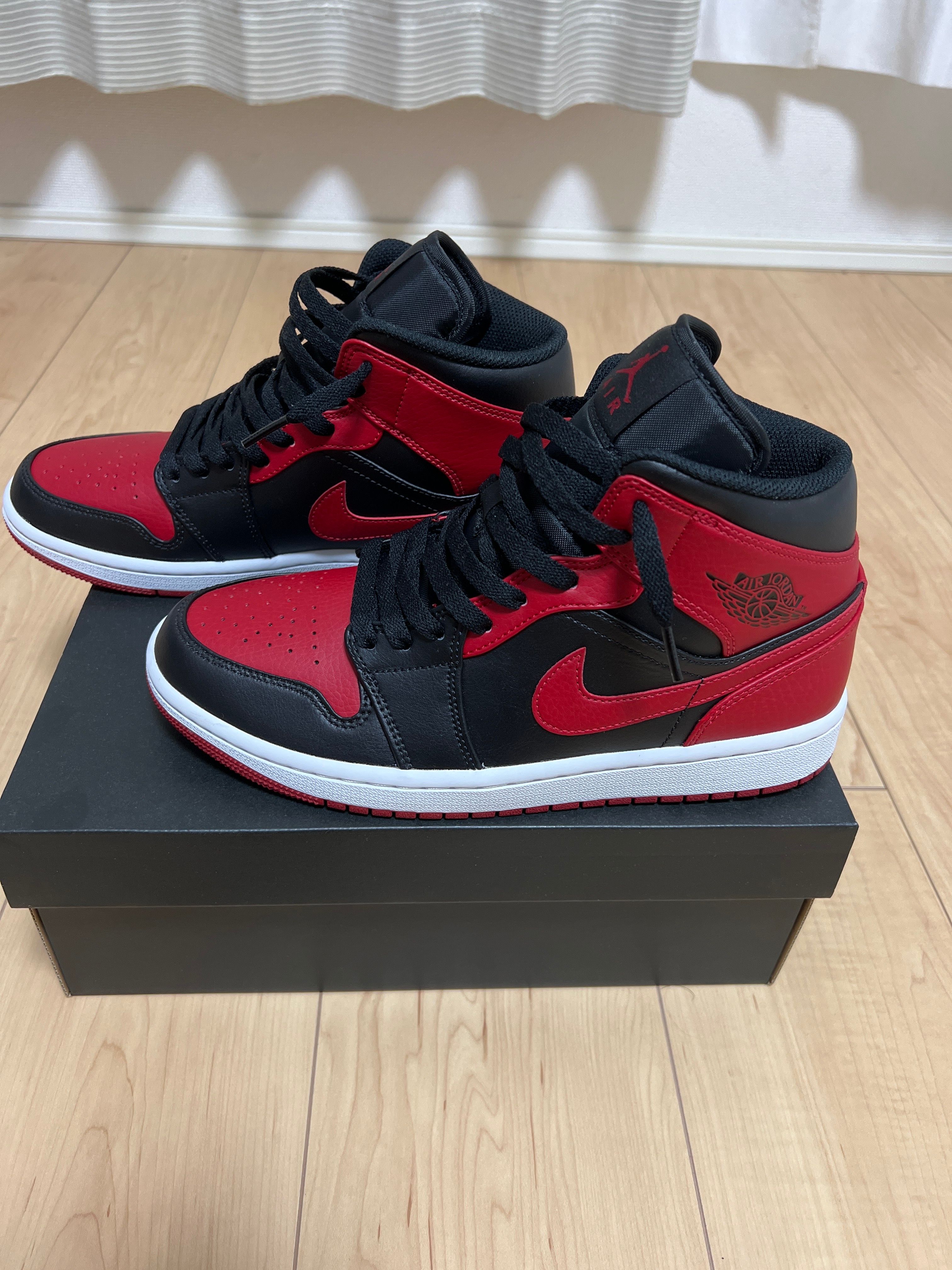 Nike Air Jordan 1 Mid "Bred"