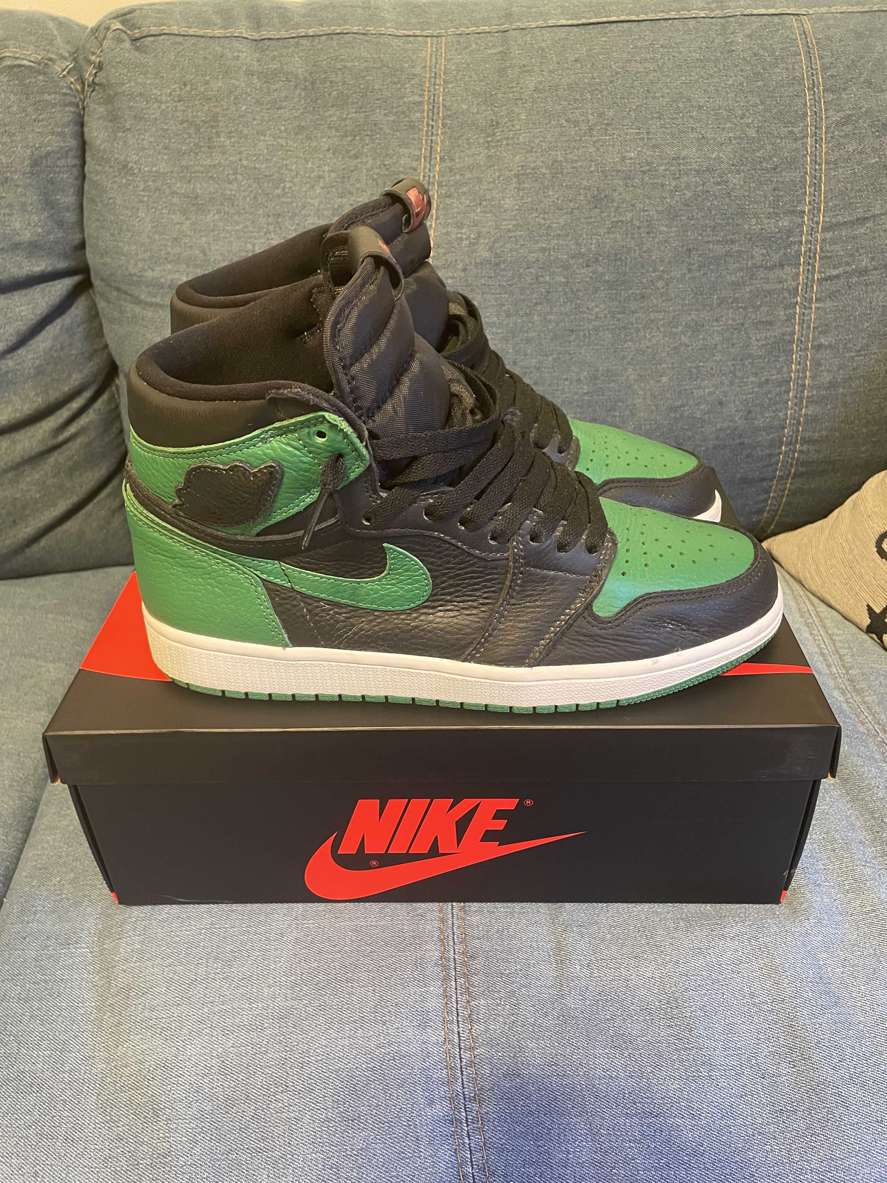 Nike Air Jordan 1 Retro High OG "Black/Pine Green" (2020)