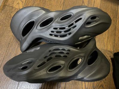 adidas YEEZY Foam Runner "Onyx"