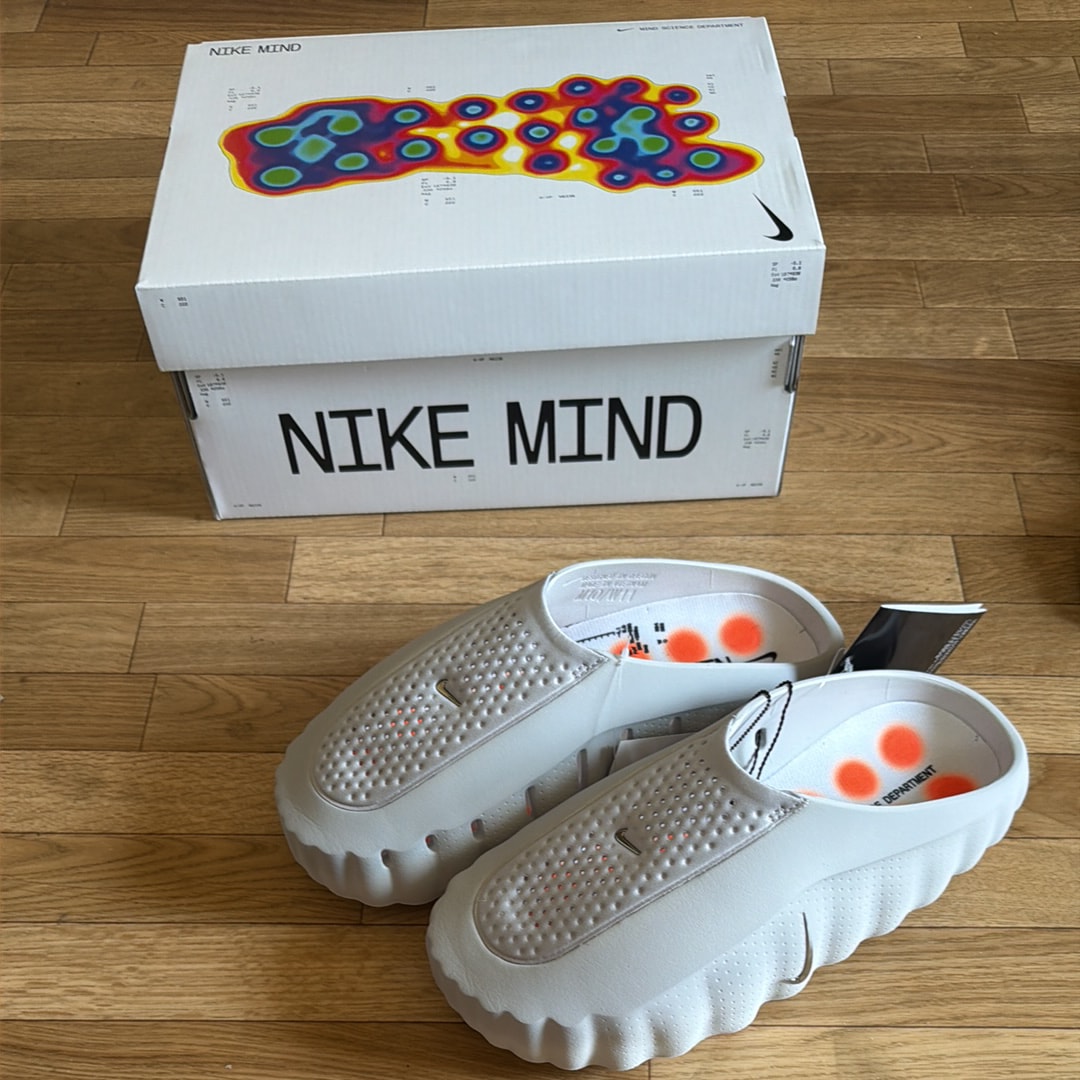Nike Mind 001 Mules "Light Smoke Grey/Hyper Crimson"