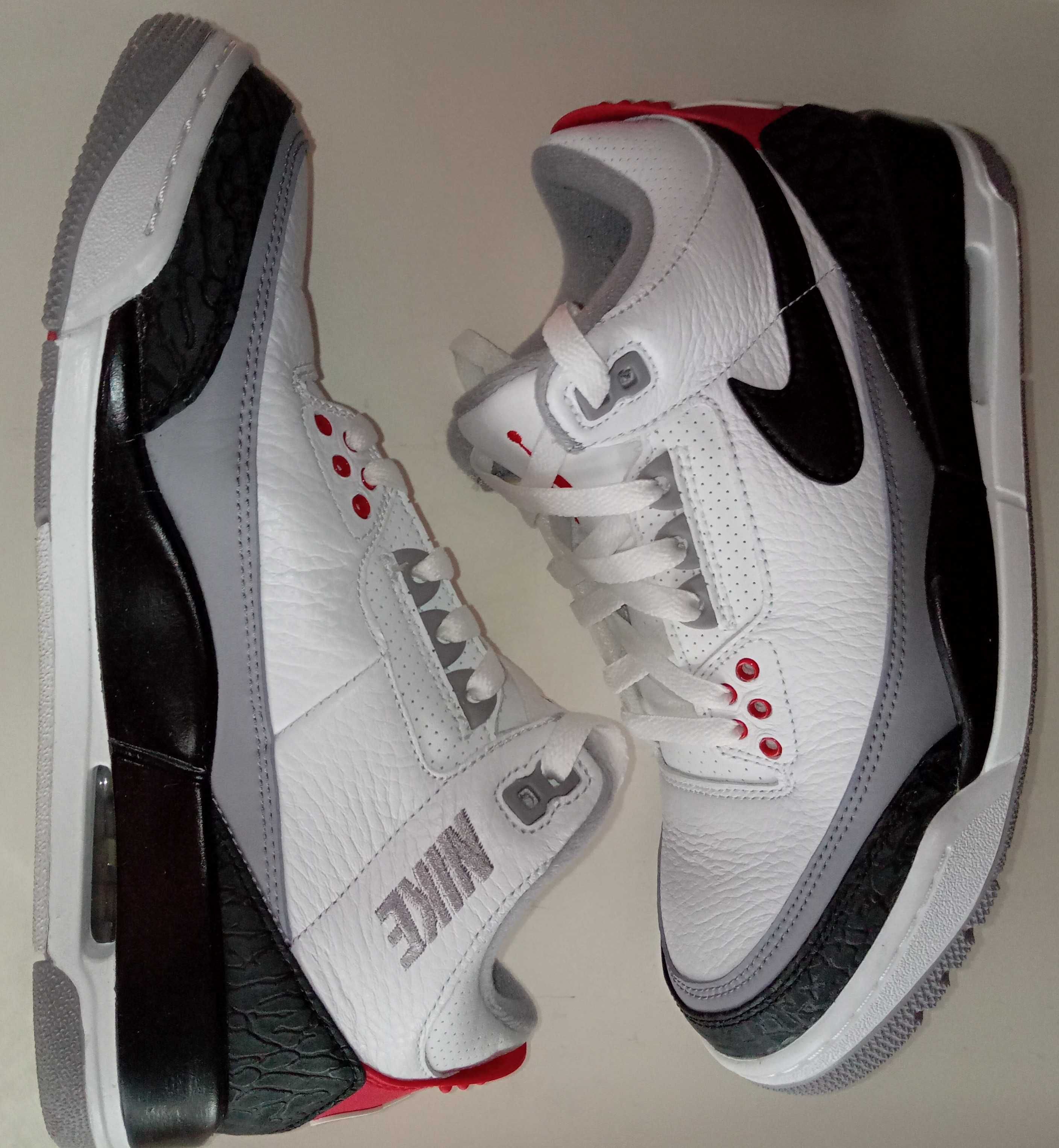 Nike Air Jordan 3 Retro "Tinker Hatfield"