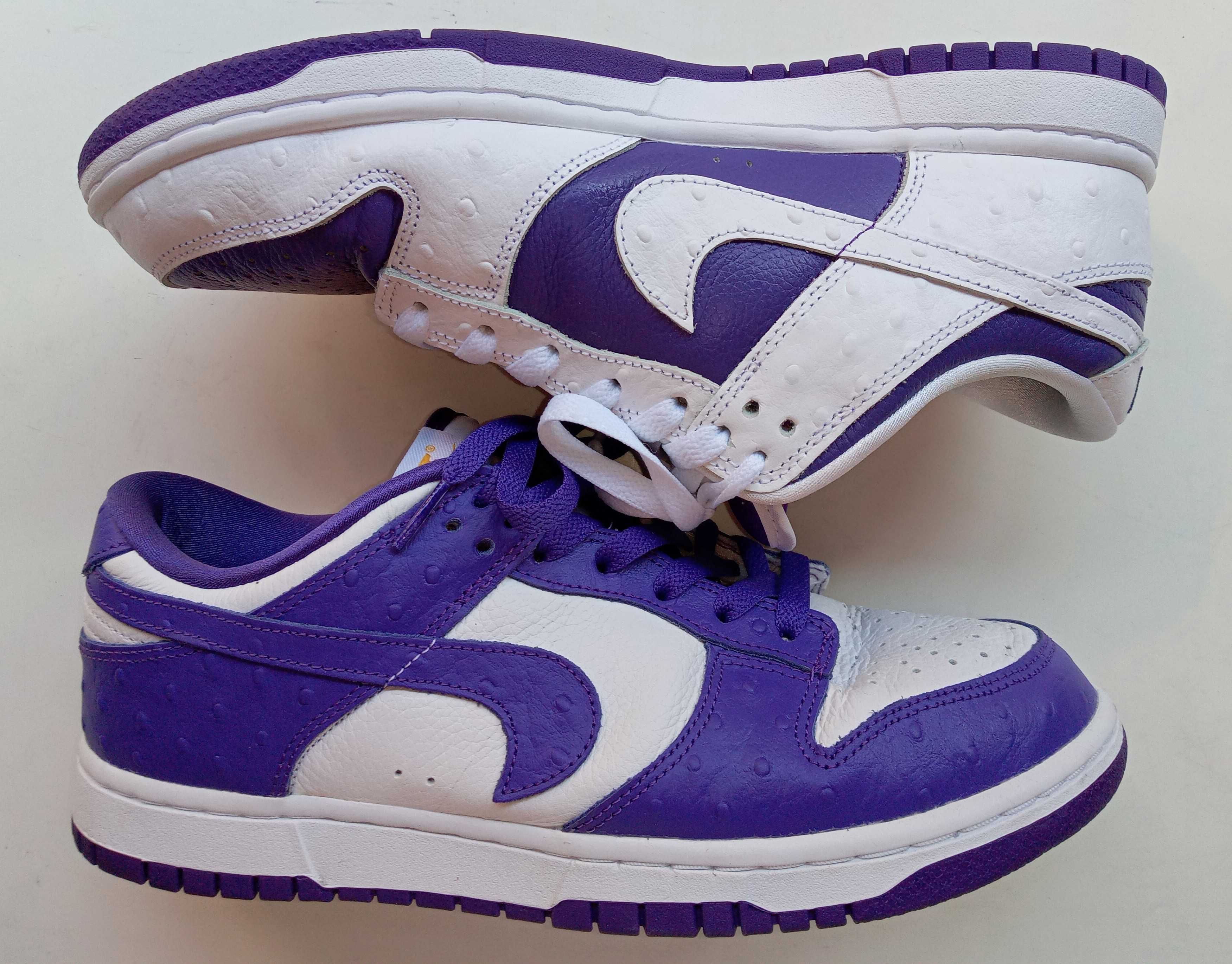 Nike Women's Dunk Low "Made You Look"