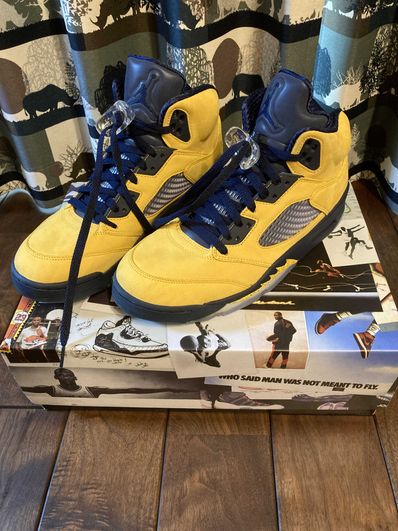 NIKE AIR JORDAN 5 "MICHIGAN"