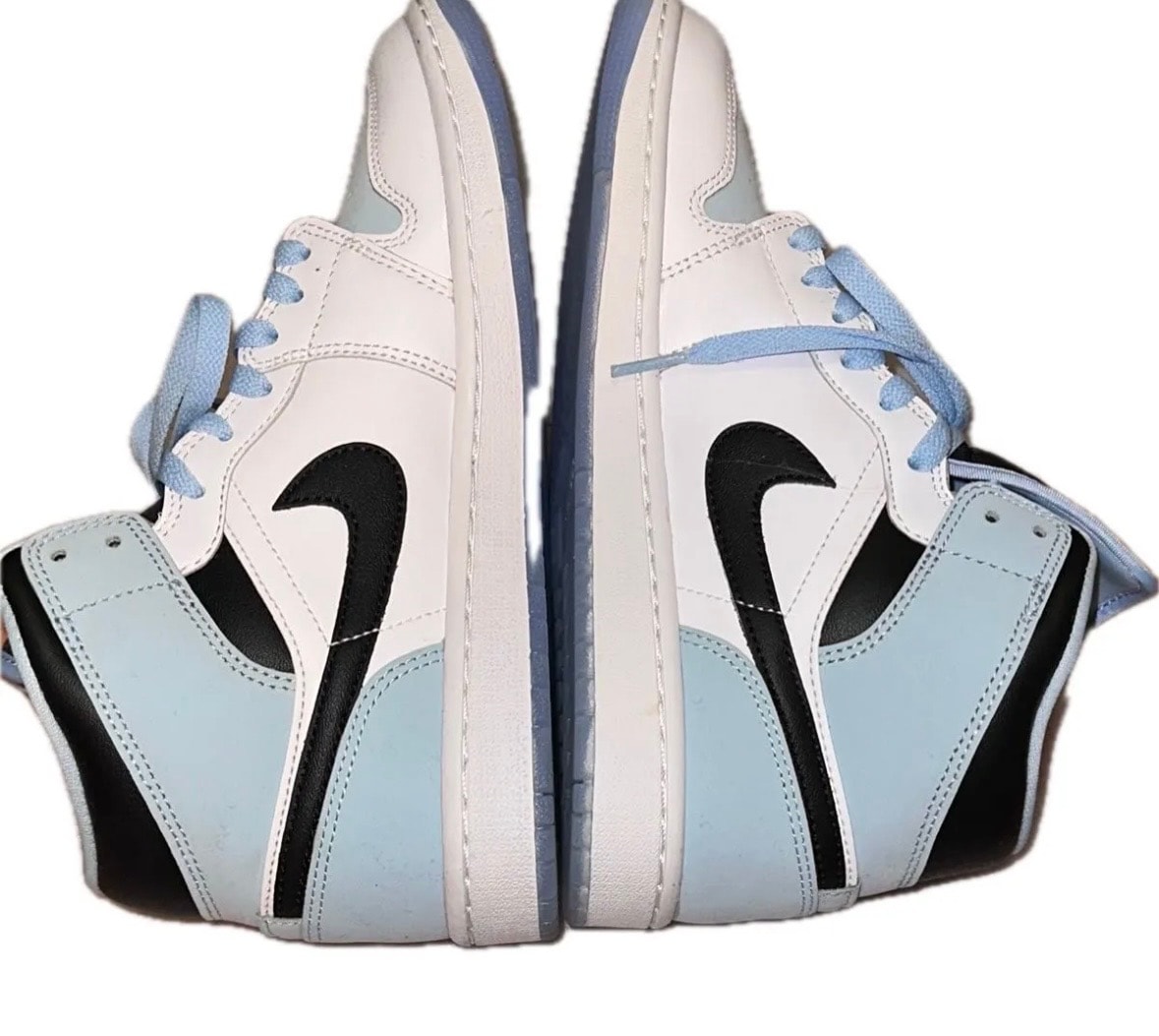 Nike Air Jordan 1 Mid "Ice Blue Nubuck"