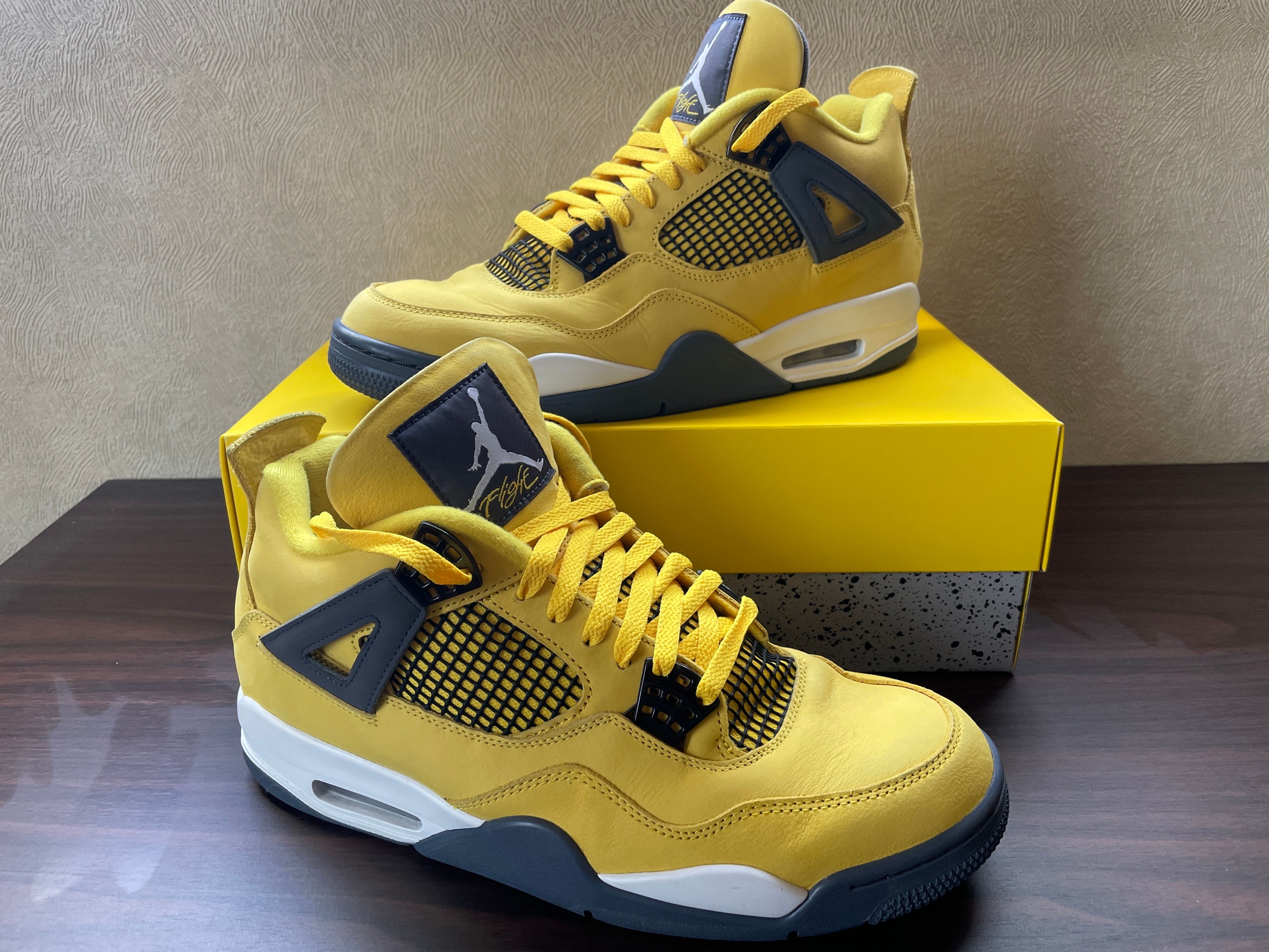 Nike Air Jordan 4 "Tour Yellow"