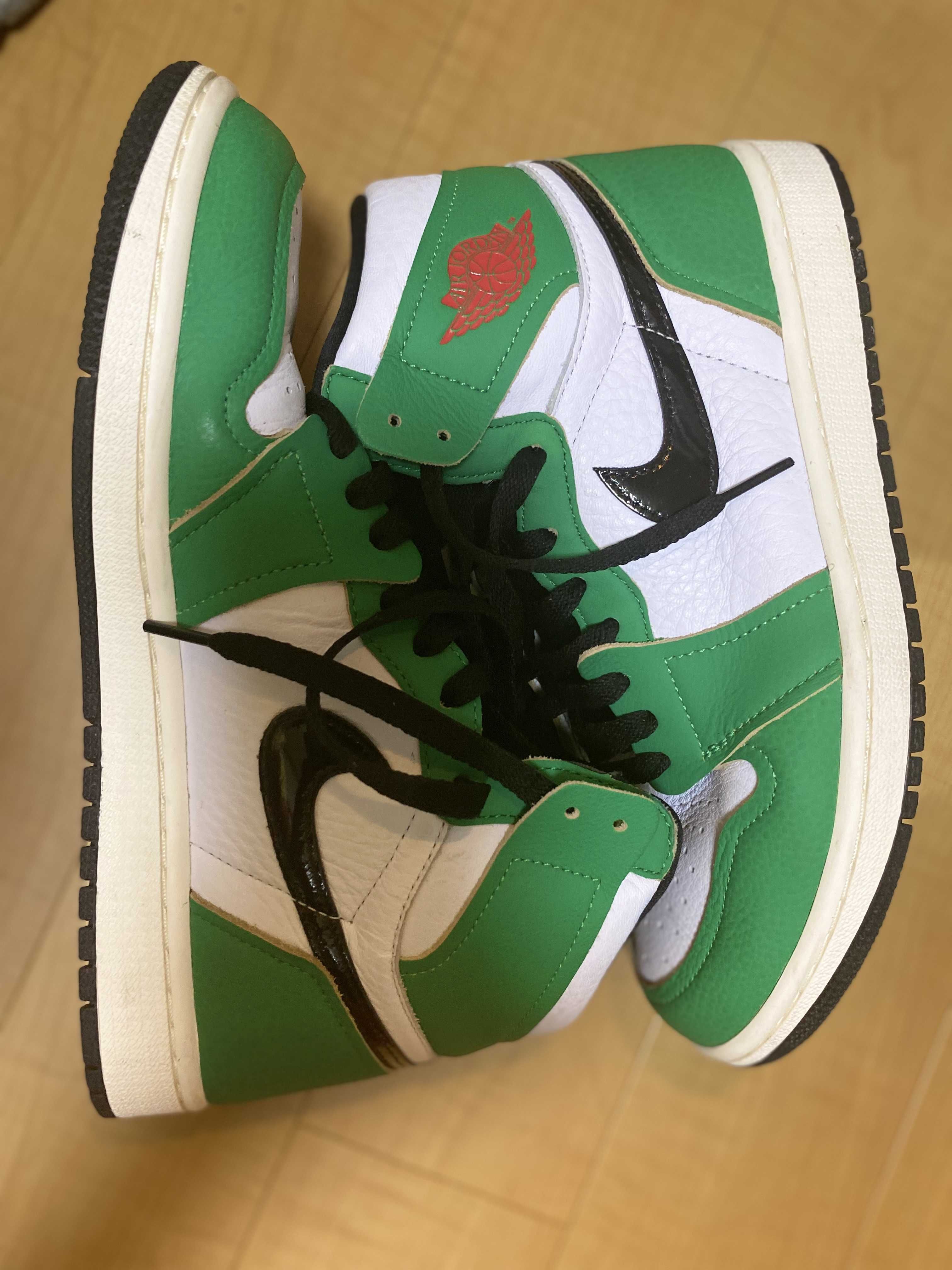 Nike Women's Air Jordan 1 High OG "Lucky Green/White-Sail-Black"