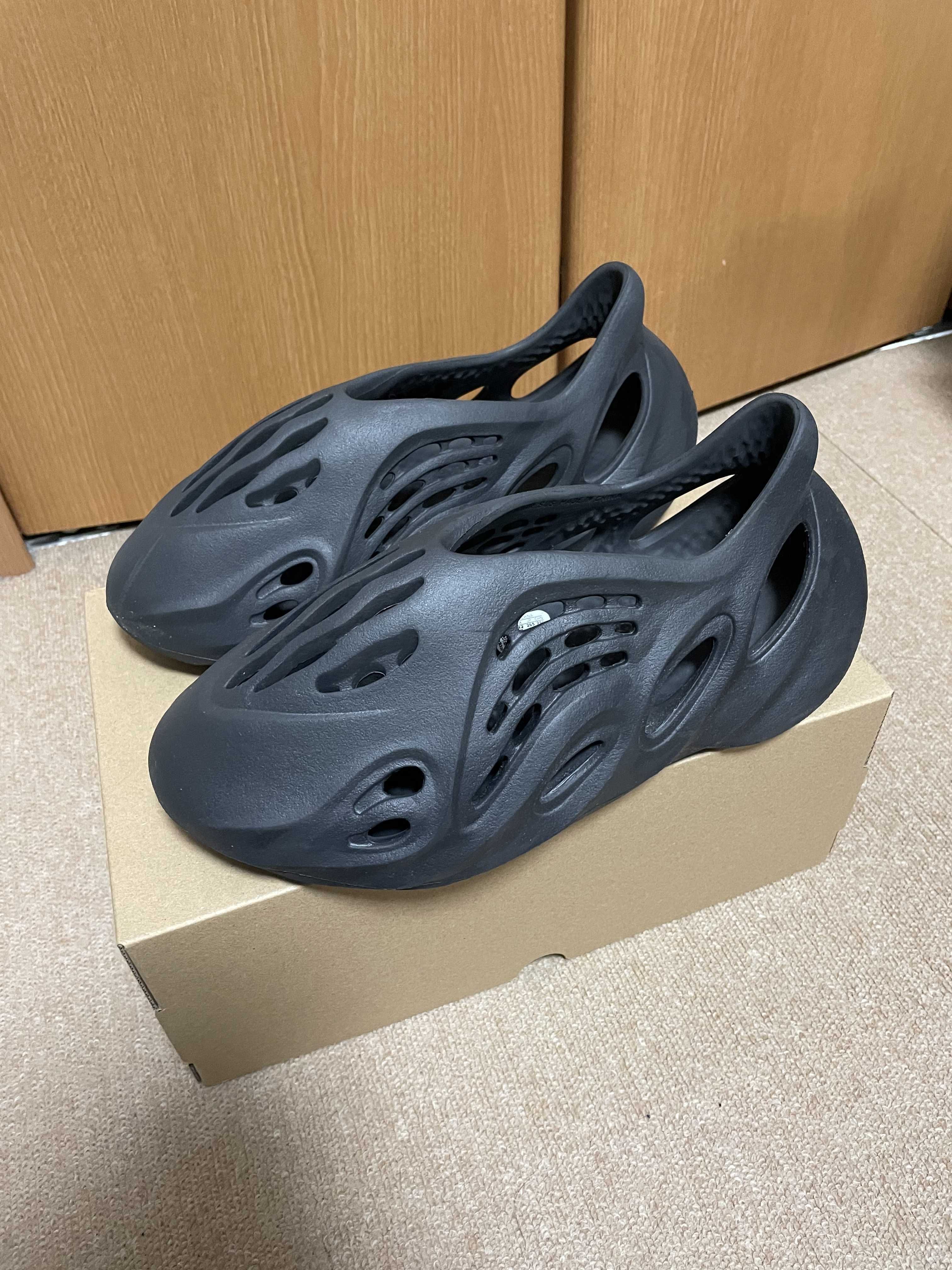 adidas YEEZY Foam Runner "Onyx"