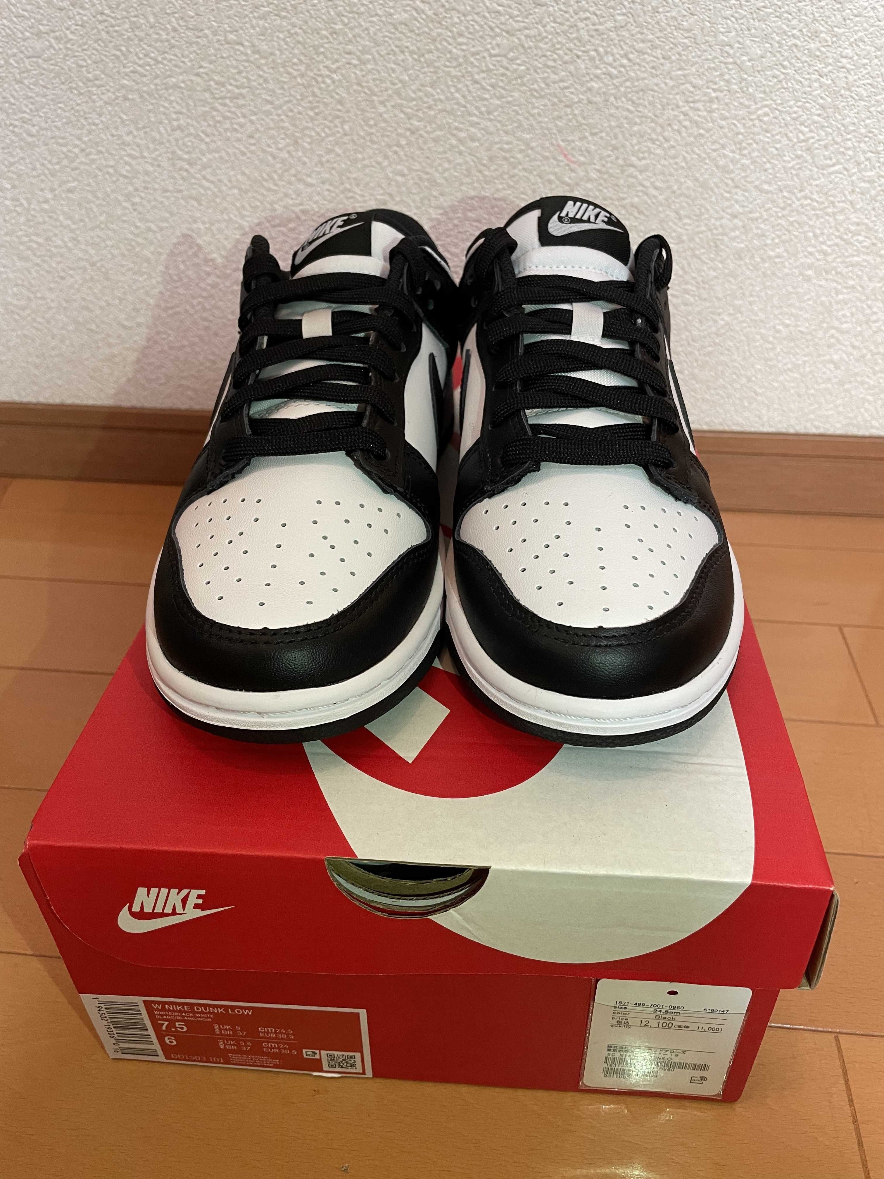 Nike Women's Dunk Low "White/Black"