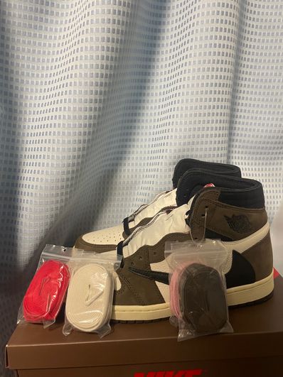 Travis Scott × Nike Air Jordan 1 Retro High OG TS SP "Sail/Dark Mocha"
