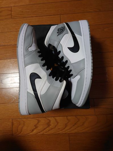 Nike Air Jordan 1 Mid "Light Smoke Grey/White/Black"