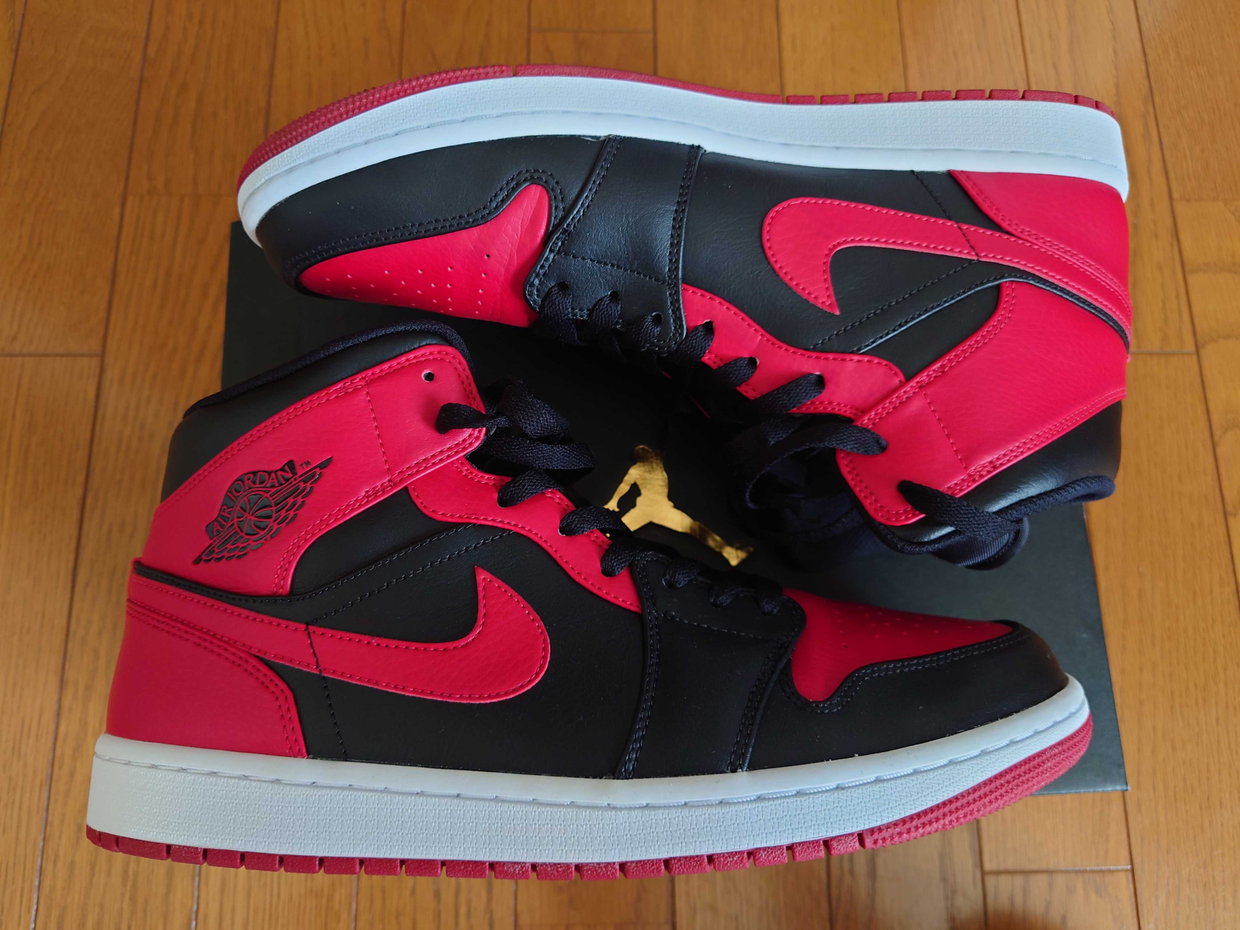 Nike Air Jordan 1 Mid "Bred"
