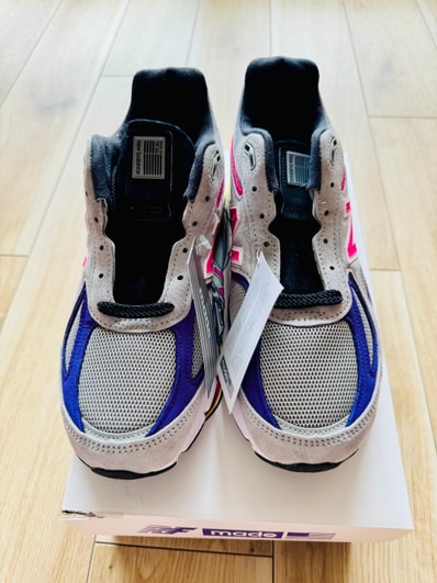 KITH × UNITED ARROWS & SONS × New Balance 990V4 "Smoked Pearl"