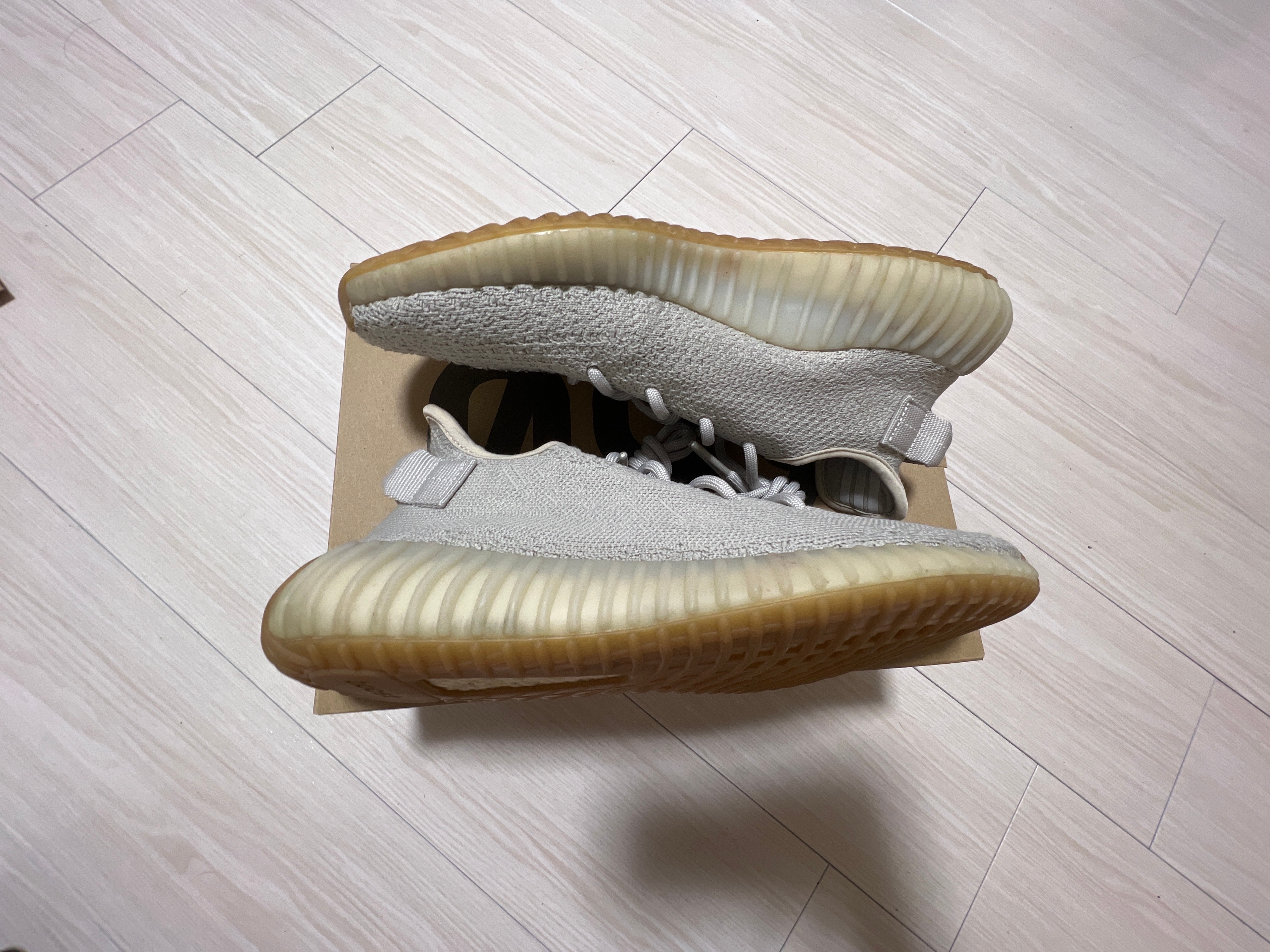 adidas YEEZY BOOST 350 V2 "Sesame"