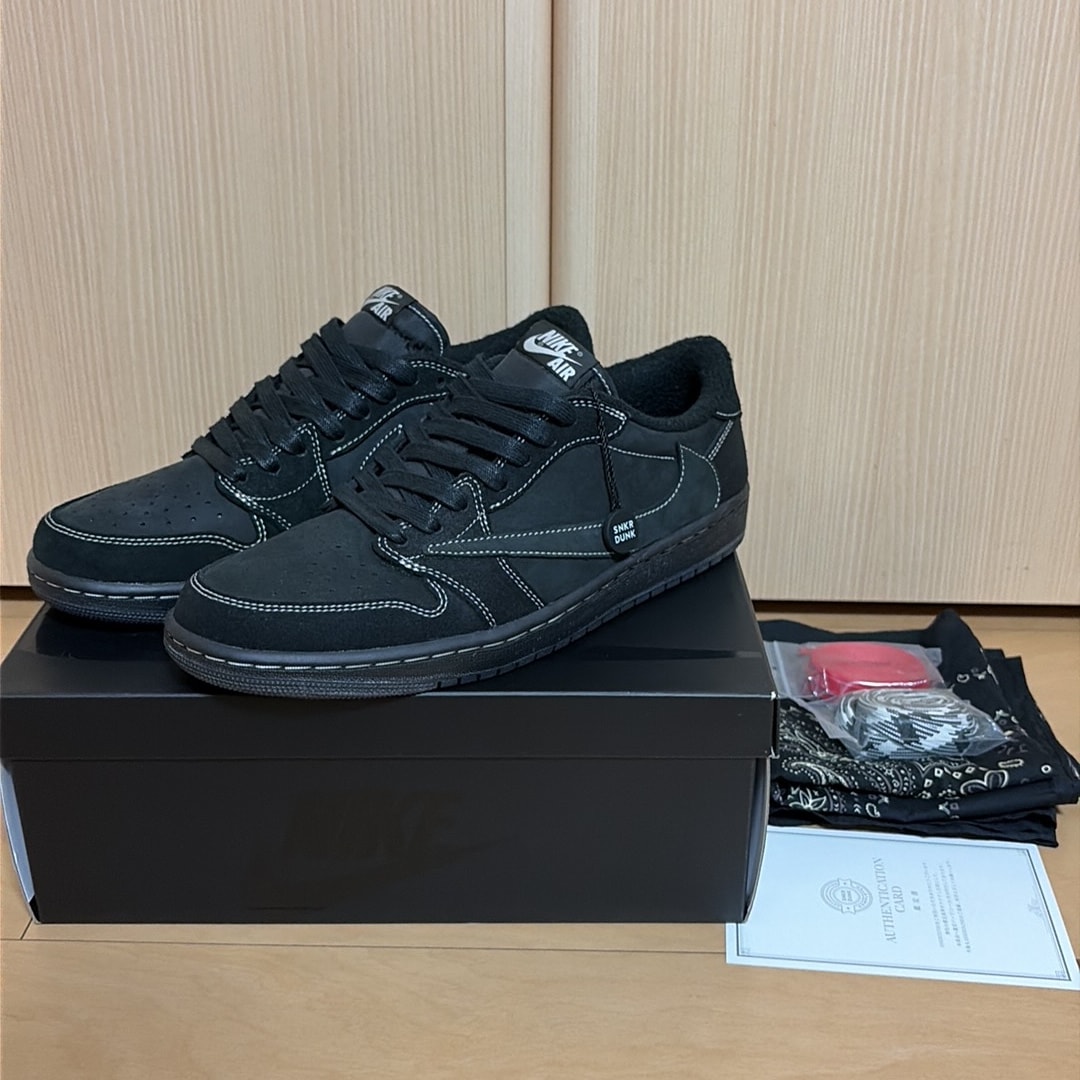 Travis Scott × Nike Air Jordan 1 Low OG SP "Black Phantom"