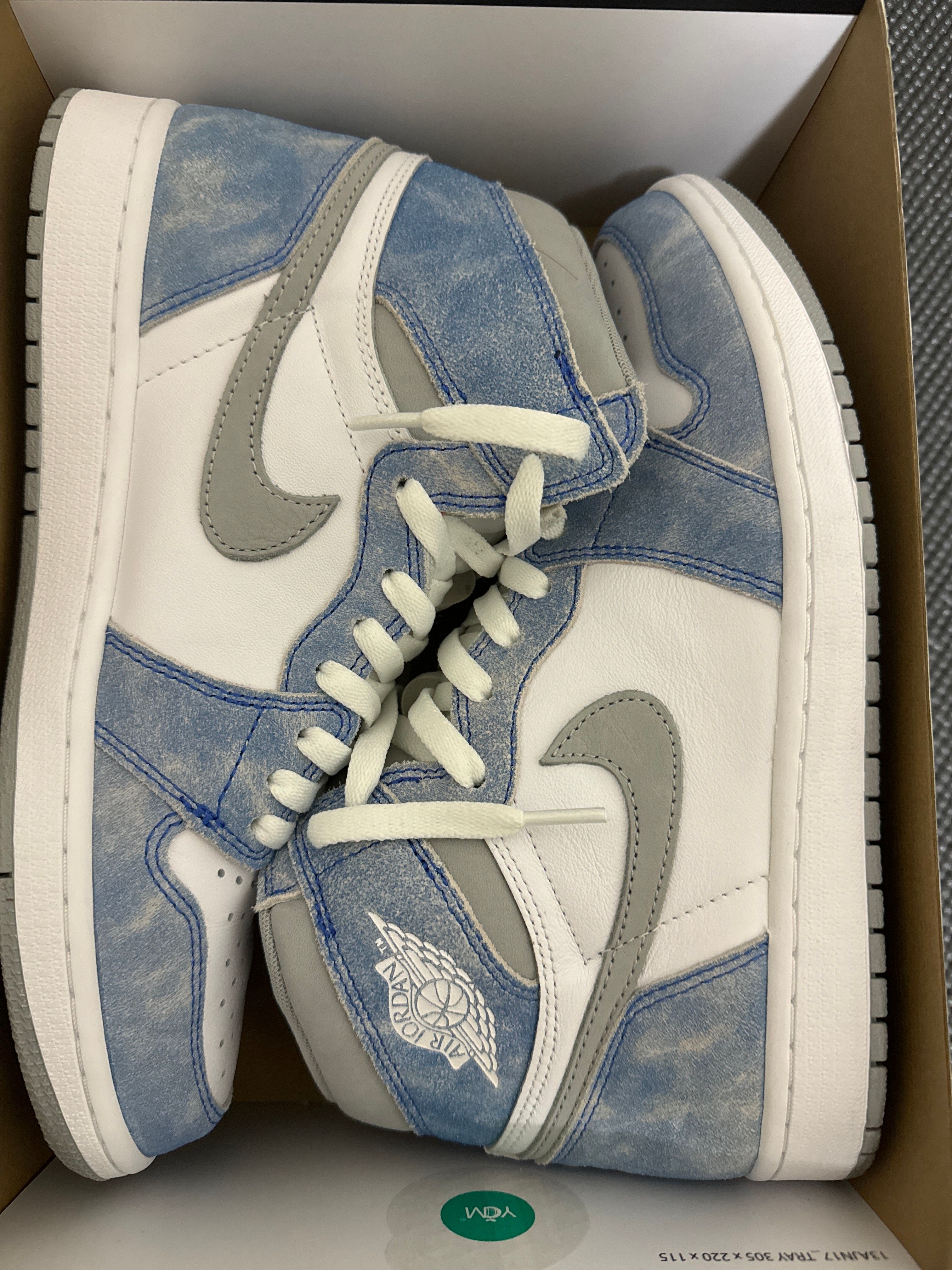 Nike Air Jordan 1 High OG "Hyper Royal"